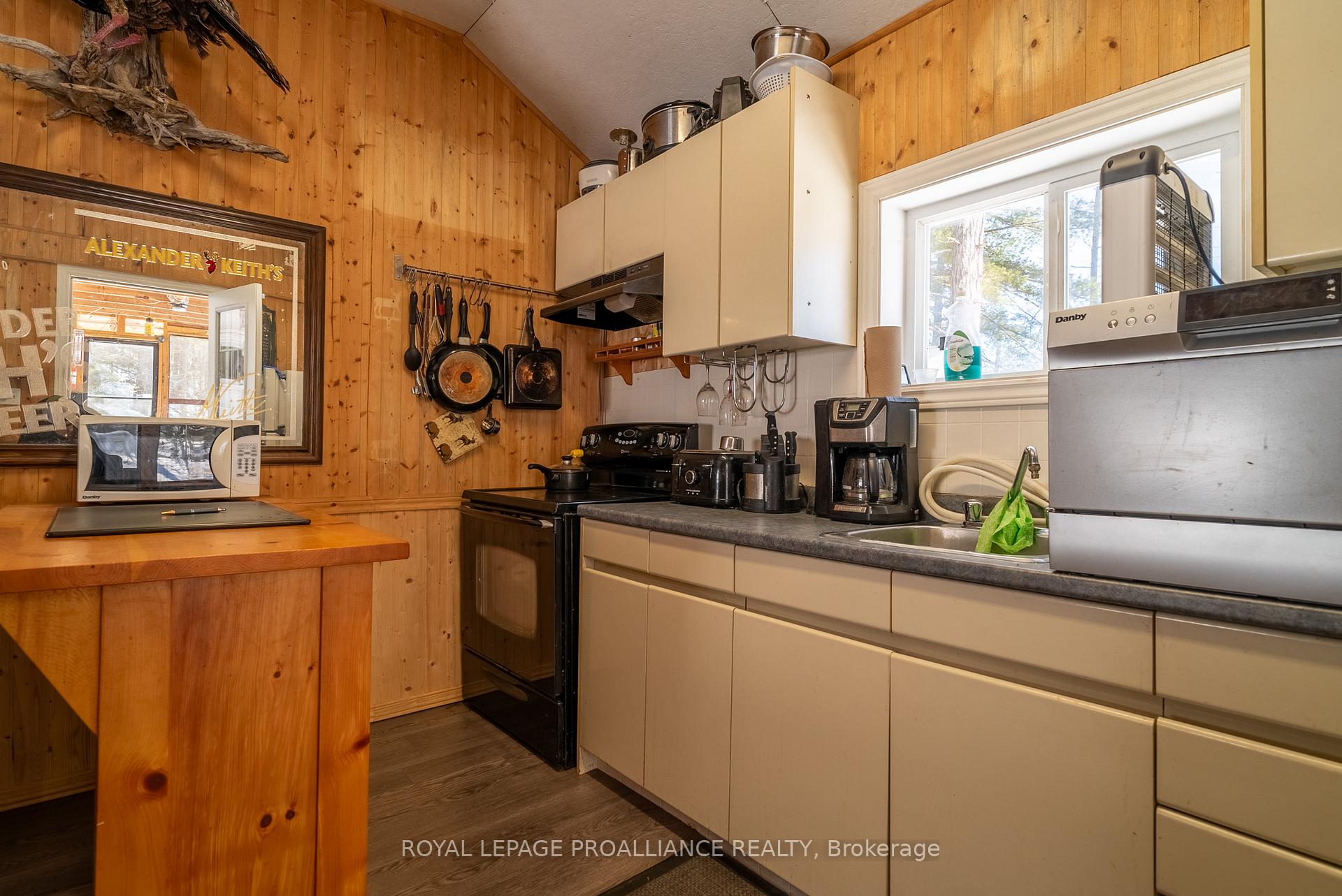 Photo 16 of 18100 Highway 41, North Frontenac, Frontenac North — HOMEH