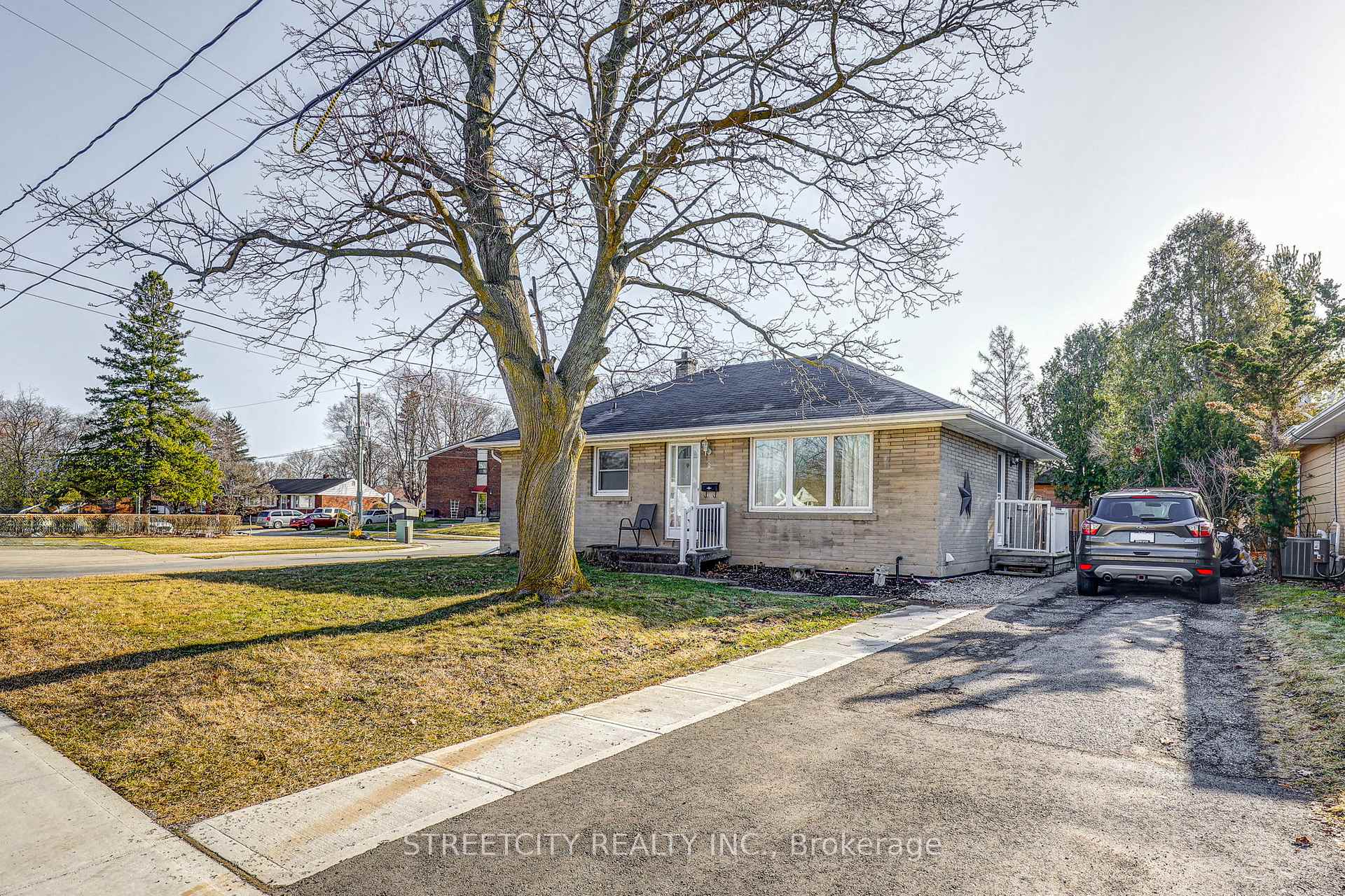 Photo 9 of 2 Meehan Street, St. Thomas — HOMEH