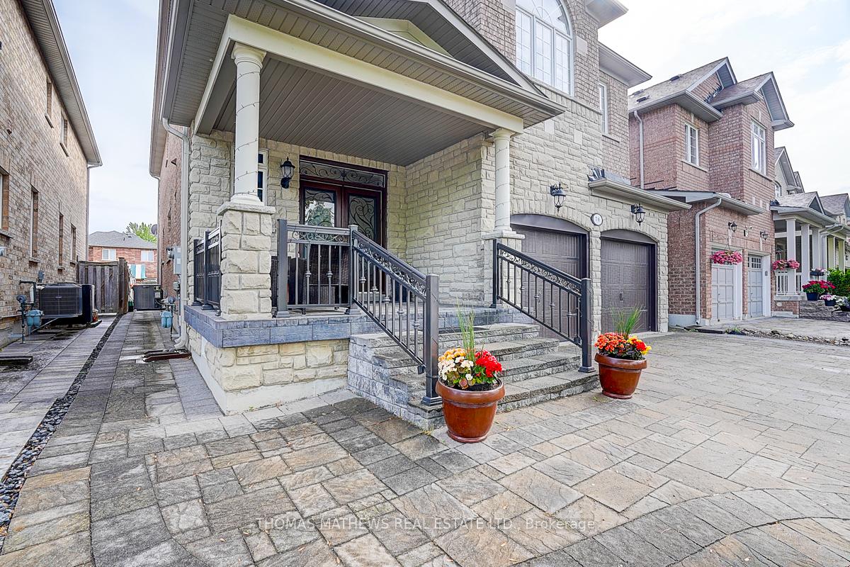 Photo 3 of 70 Reginald Lamb Cres, Markham, Box Grove — HOMEH