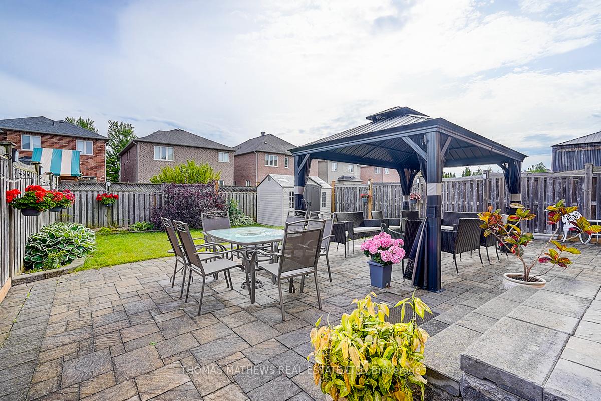 Photo 2 of 70 Reginald Lamb Cres, Markham, Box Grove — HOMEH