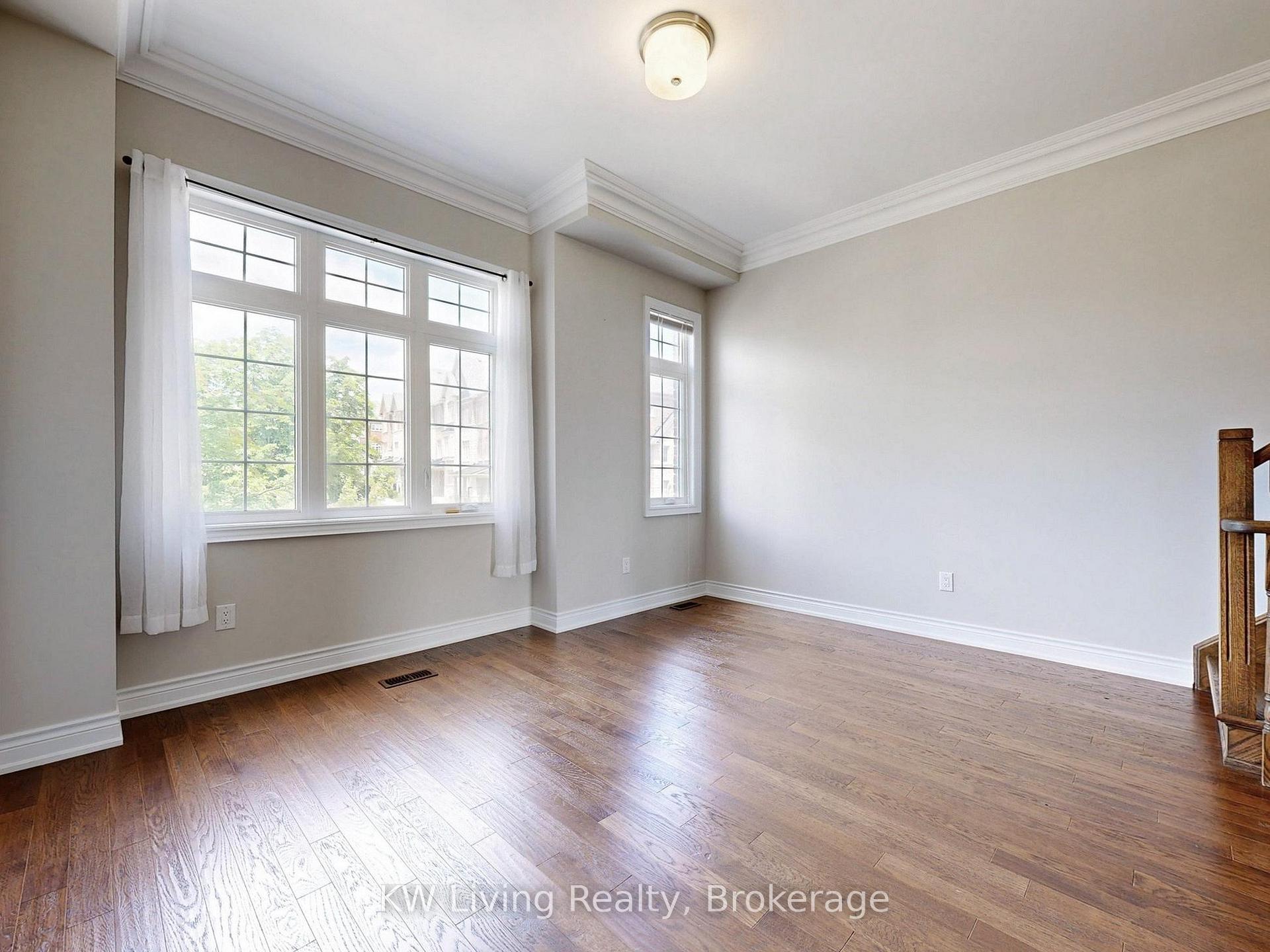 Photo 12 of 27 New Yorkton Avenue, Markham, Angus Glen — HOMEH