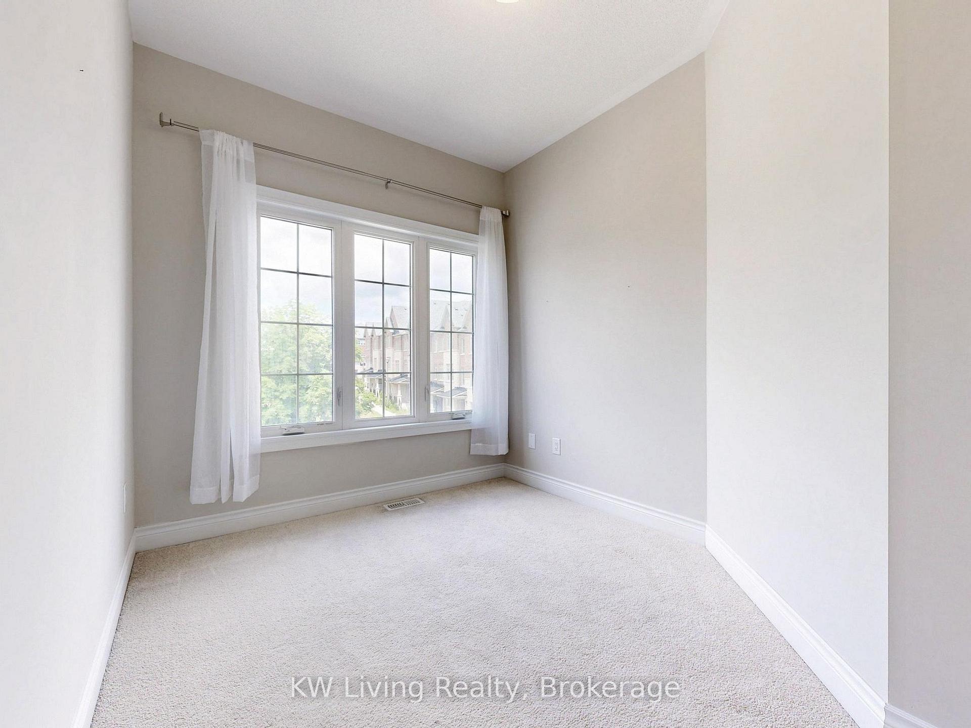 Photo 17 of 27 New Yorkton Avenue, Markham, Angus Glen — HOMEH