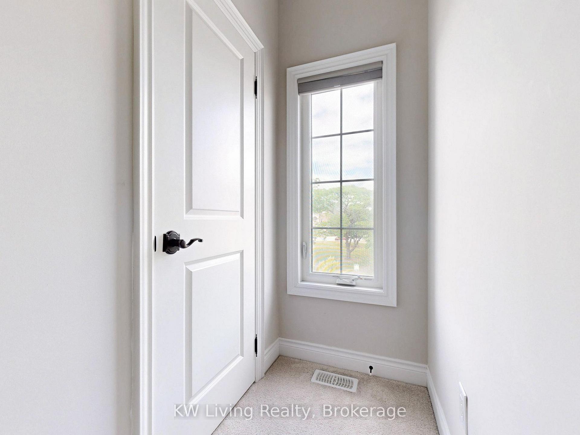 Photo 13 of 27 New Yorkton Avenue, Markham, Angus Glen — HOMEH