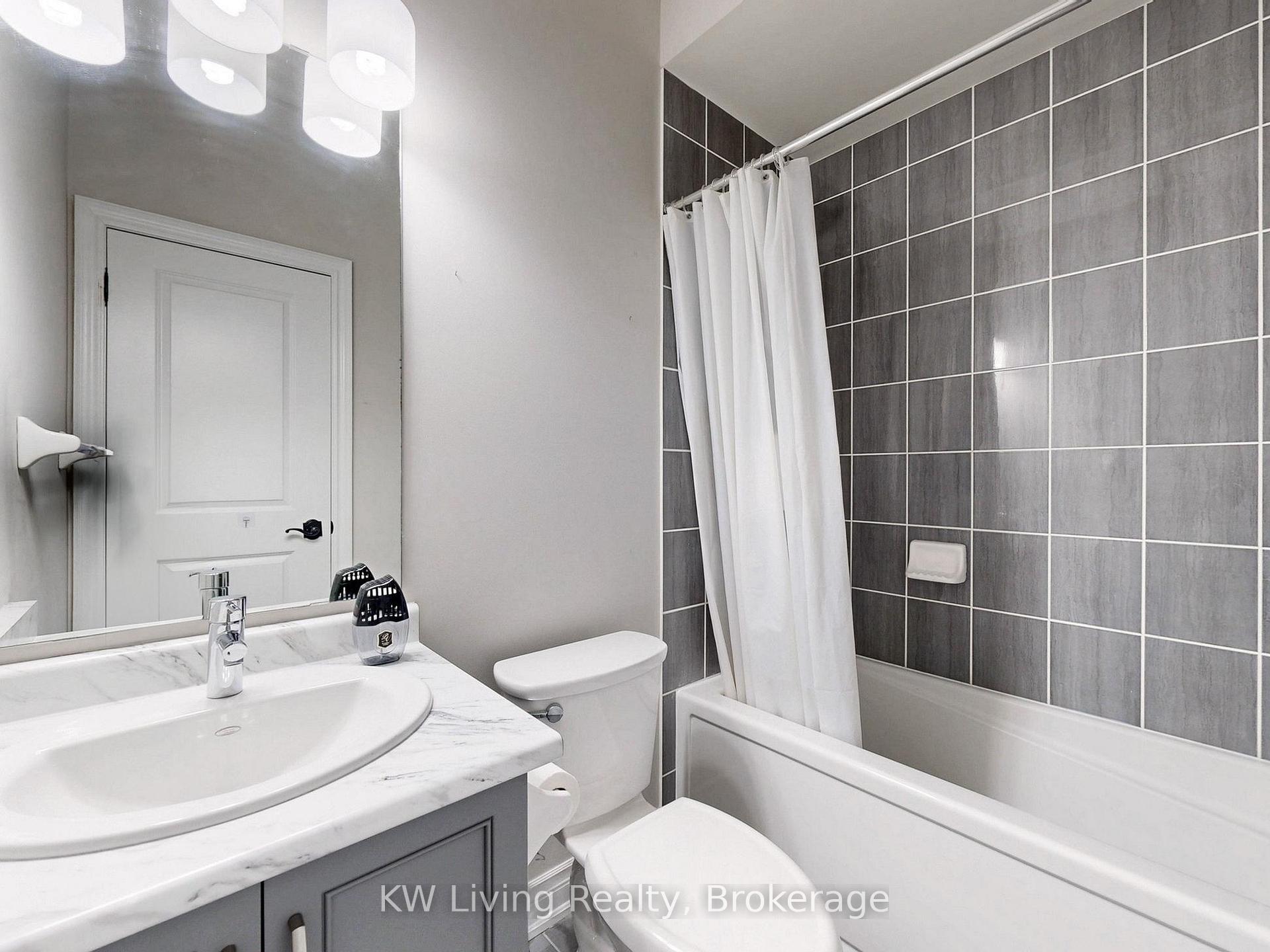 Photo 24 of 27 New Yorkton Avenue, Markham, Angus Glen — HOMEH
