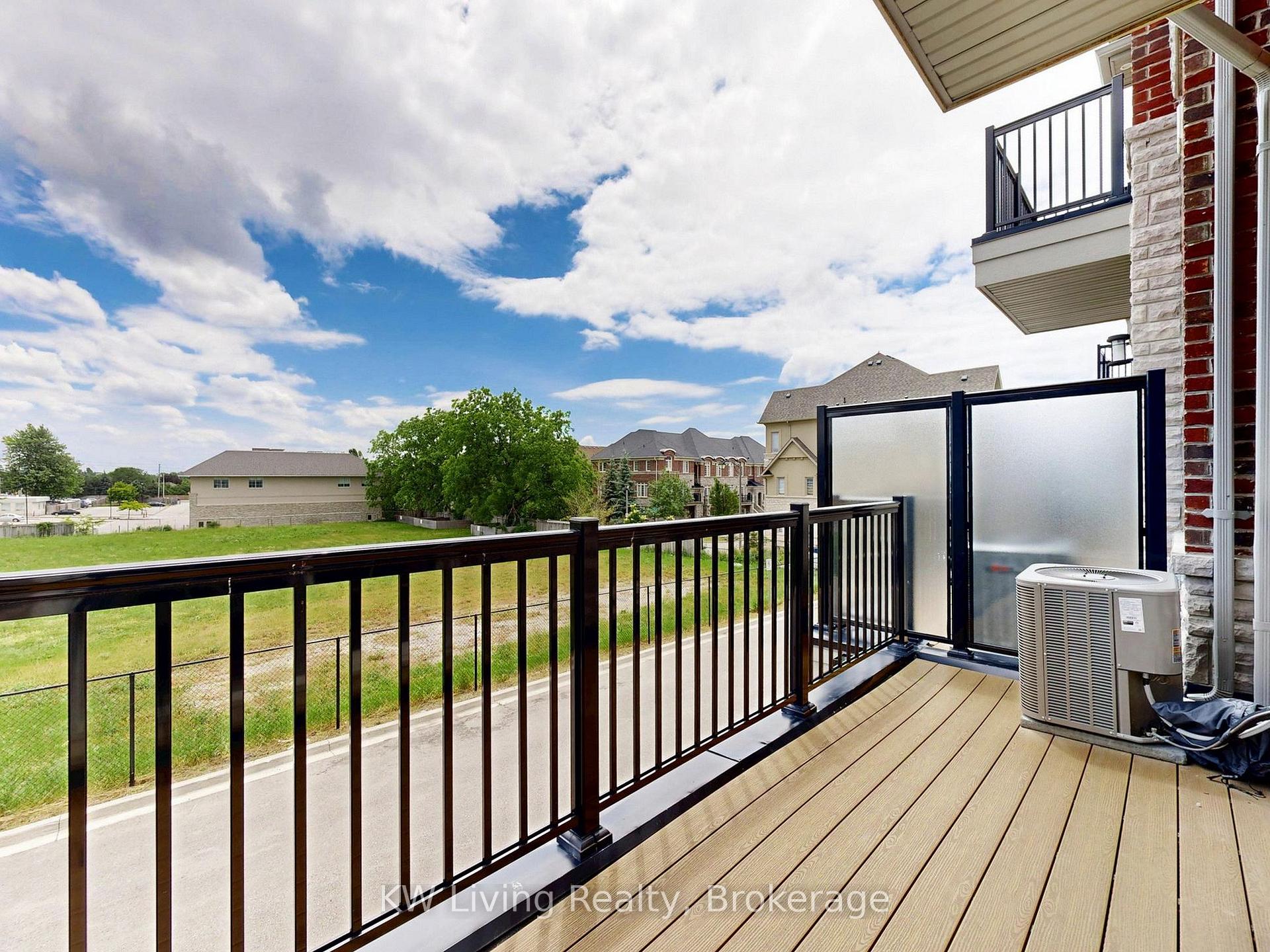 Photo 14 of 27 New Yorkton Avenue, Markham, Angus Glen — HOMEH