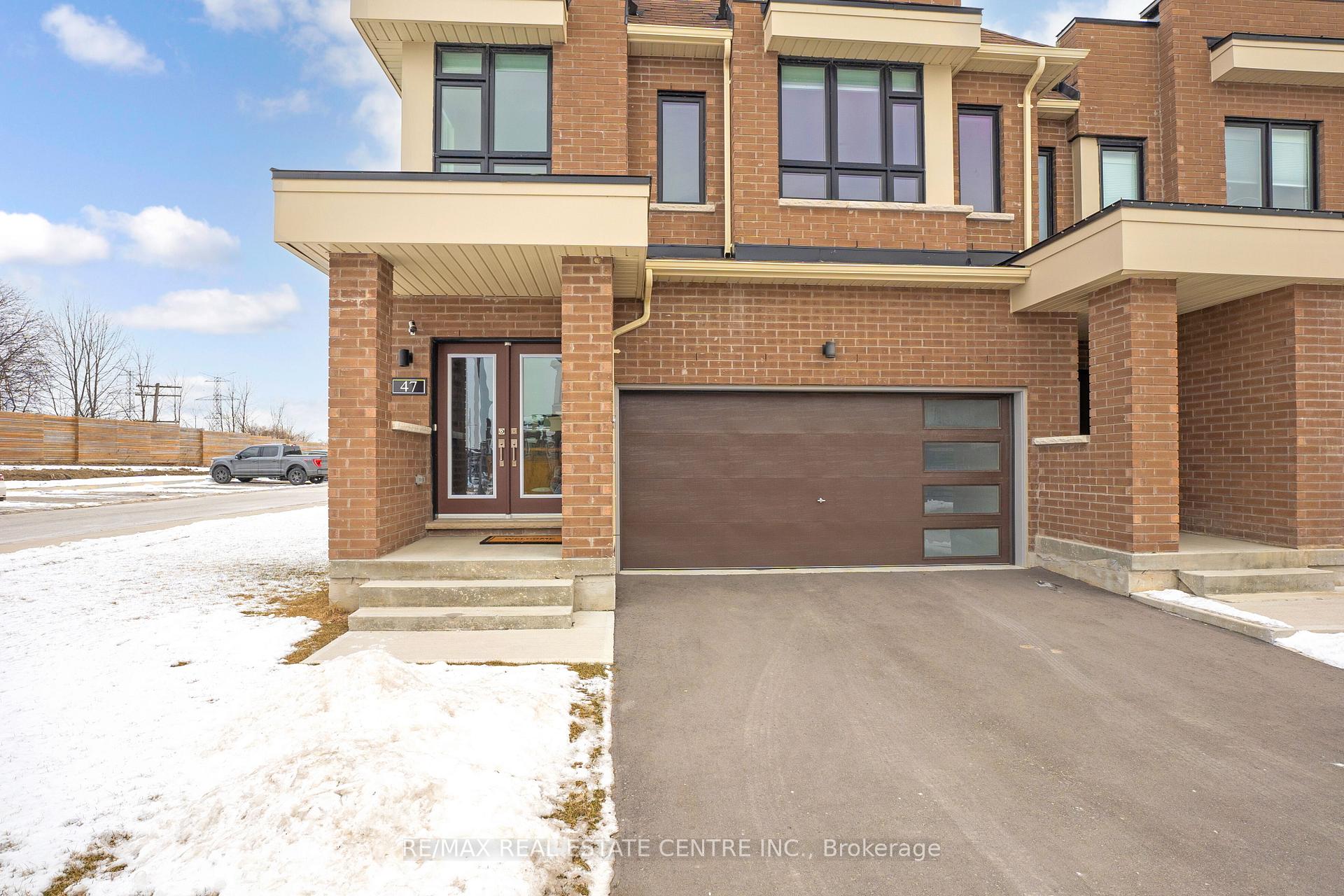 Photo 1 of 47 Caspian Square, Clarington, Bowmanville — HOMEH