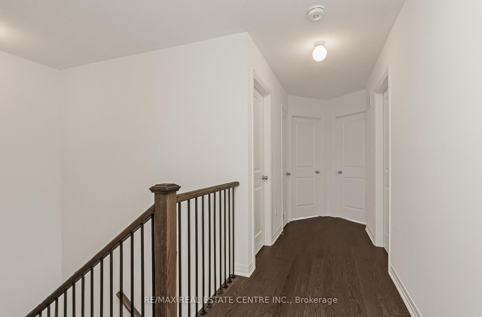 Photo 13 of 47 Caspian Square, Clarington, Bowmanville — HOMEH