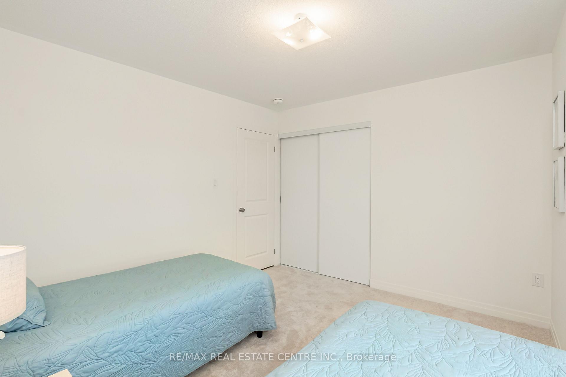 Photo 36 of 47 Caspian Square, Clarington, Bowmanville — HOMEH