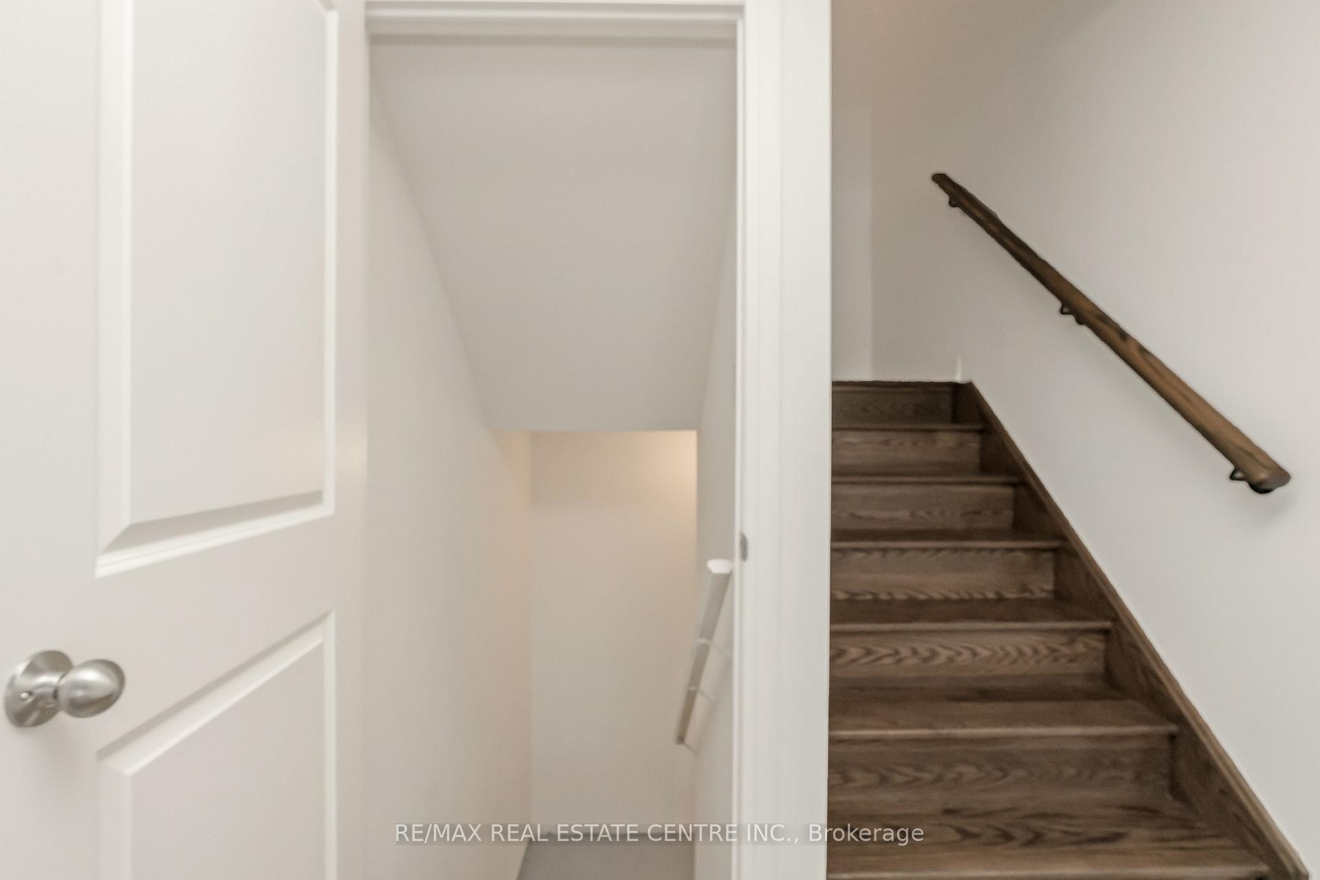 Photo 26 of 47 Caspian Square, Clarington, Bowmanville — HOMEH