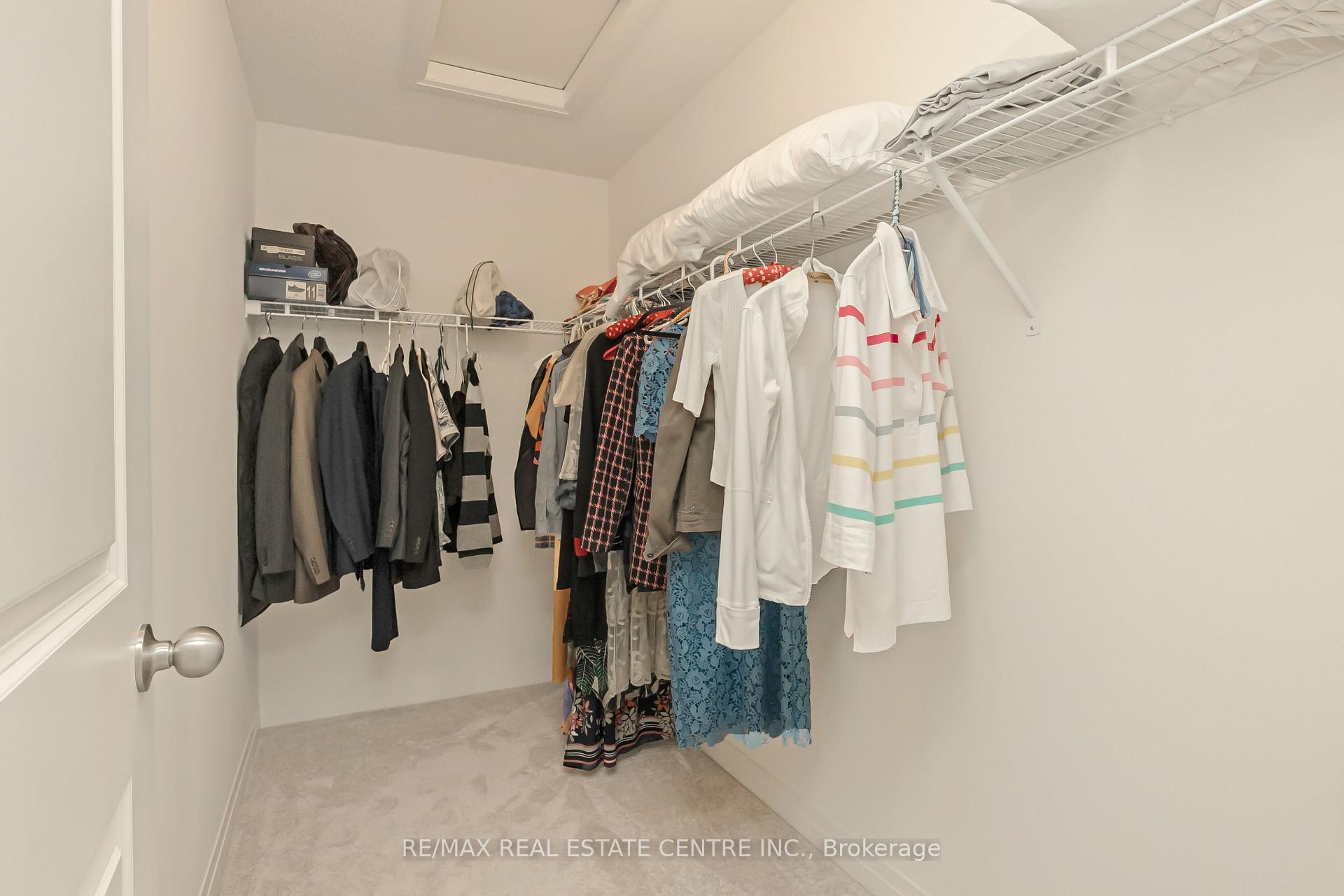 Photo 33 of 47 Caspian Square, Clarington, Bowmanville — HOMEH