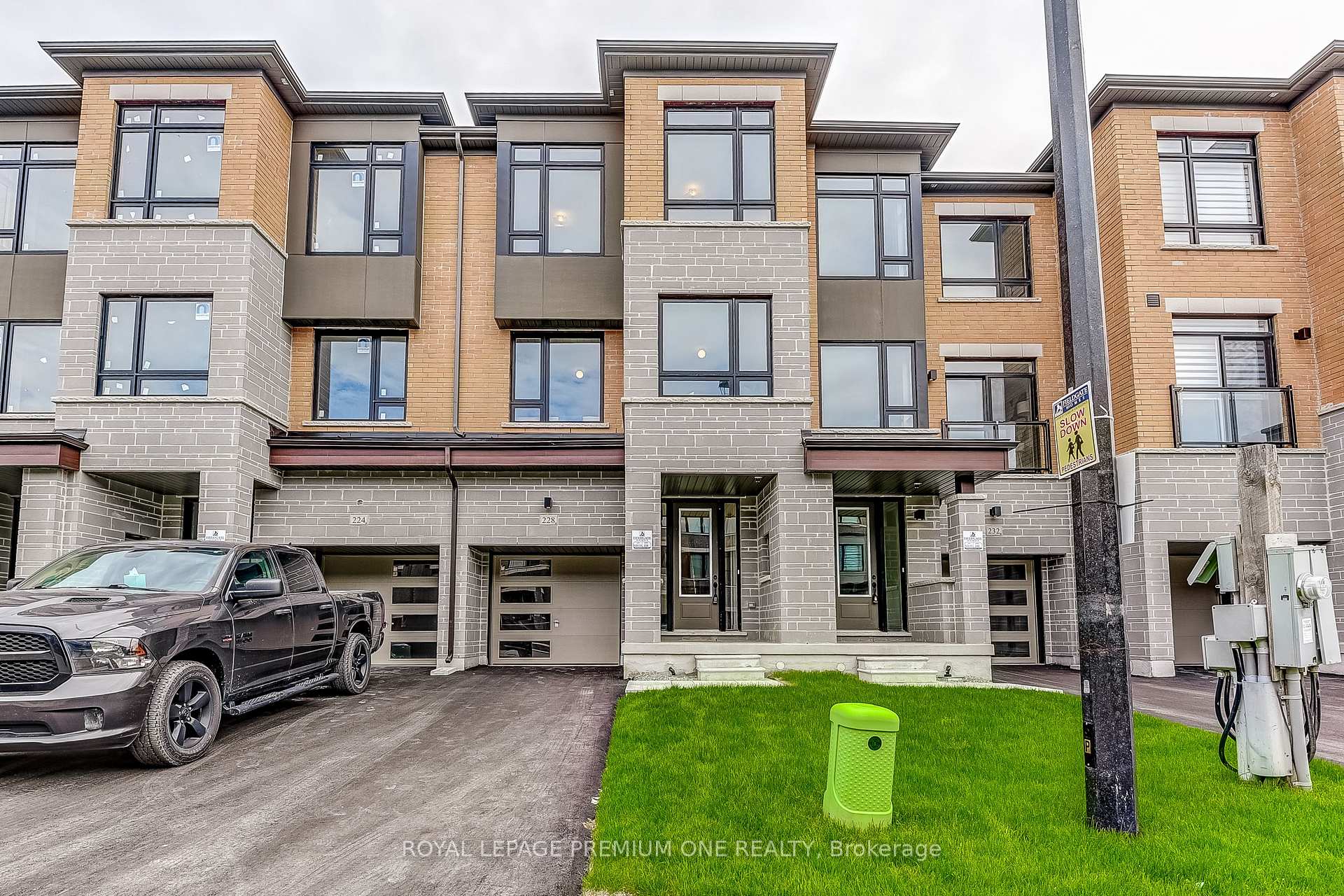 Photo 1 of 228 Tennant Circle, Vaughan, Vellore Village — HOMEH