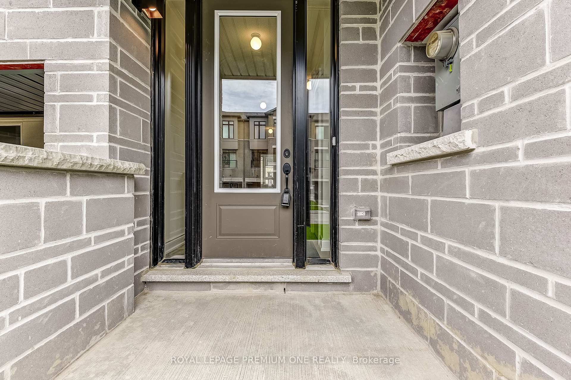 Photo 16 of 228 Tennant Circle, Vaughan, Vellore Village — HOMEH
