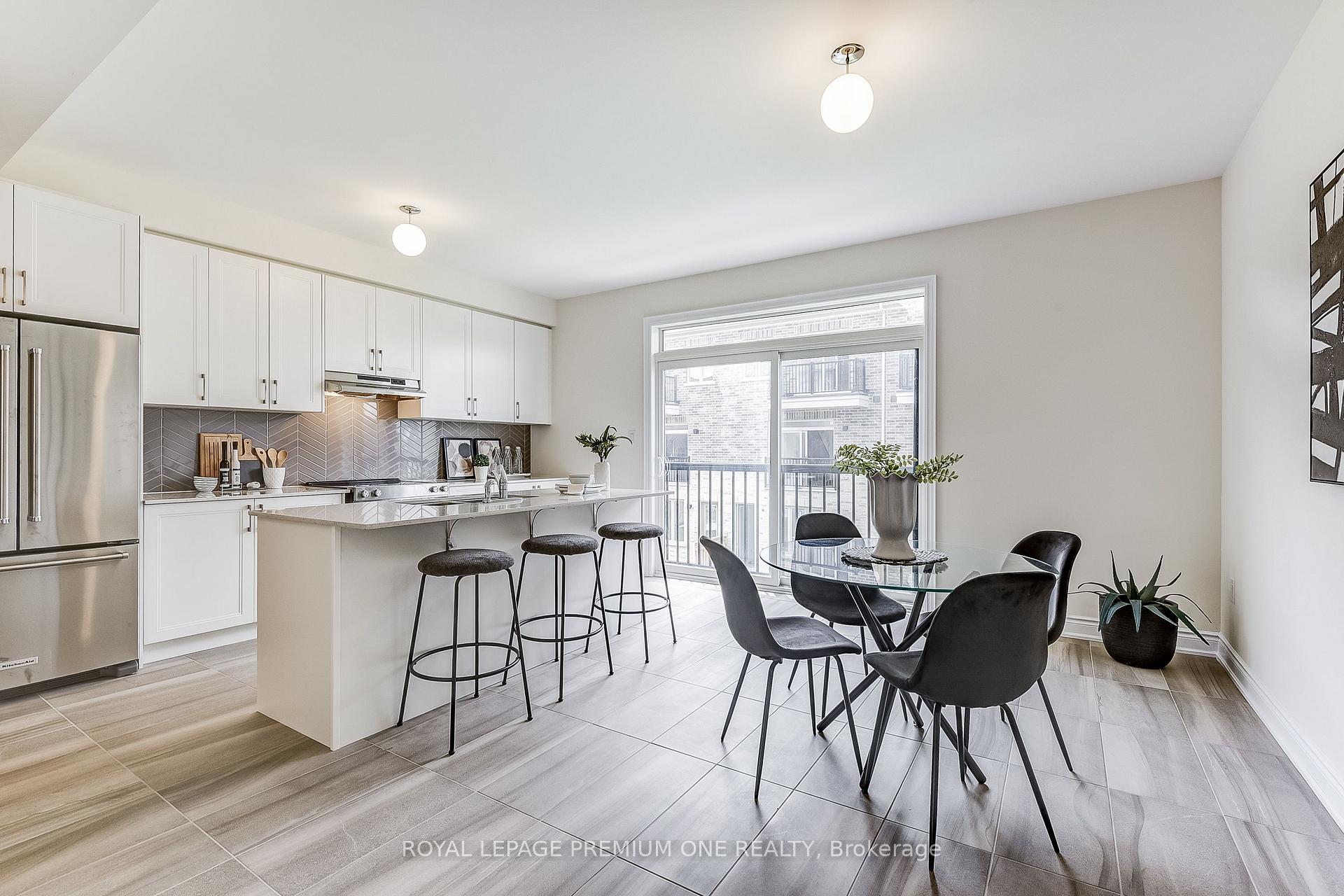 Photo 14 of 228 Tennant Circle, Vaughan, Vellore Village — HOMEH