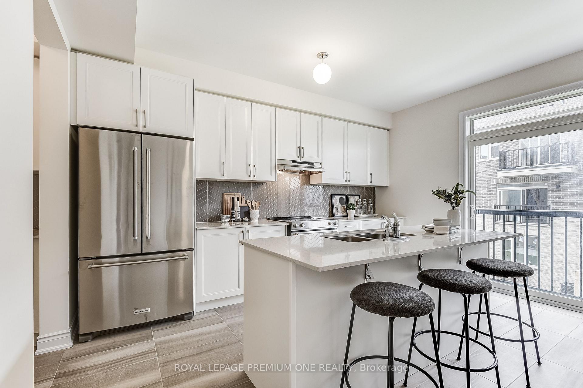 Photo 6 of 228 Tennant Circle, Vaughan, Vellore Village — HOMEH