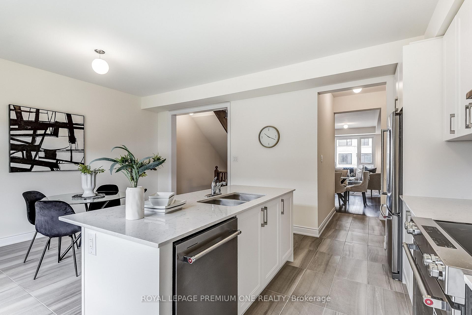 Photo 9 of 228 Tennant Circle, Vaughan, Vellore Village — HOMEH