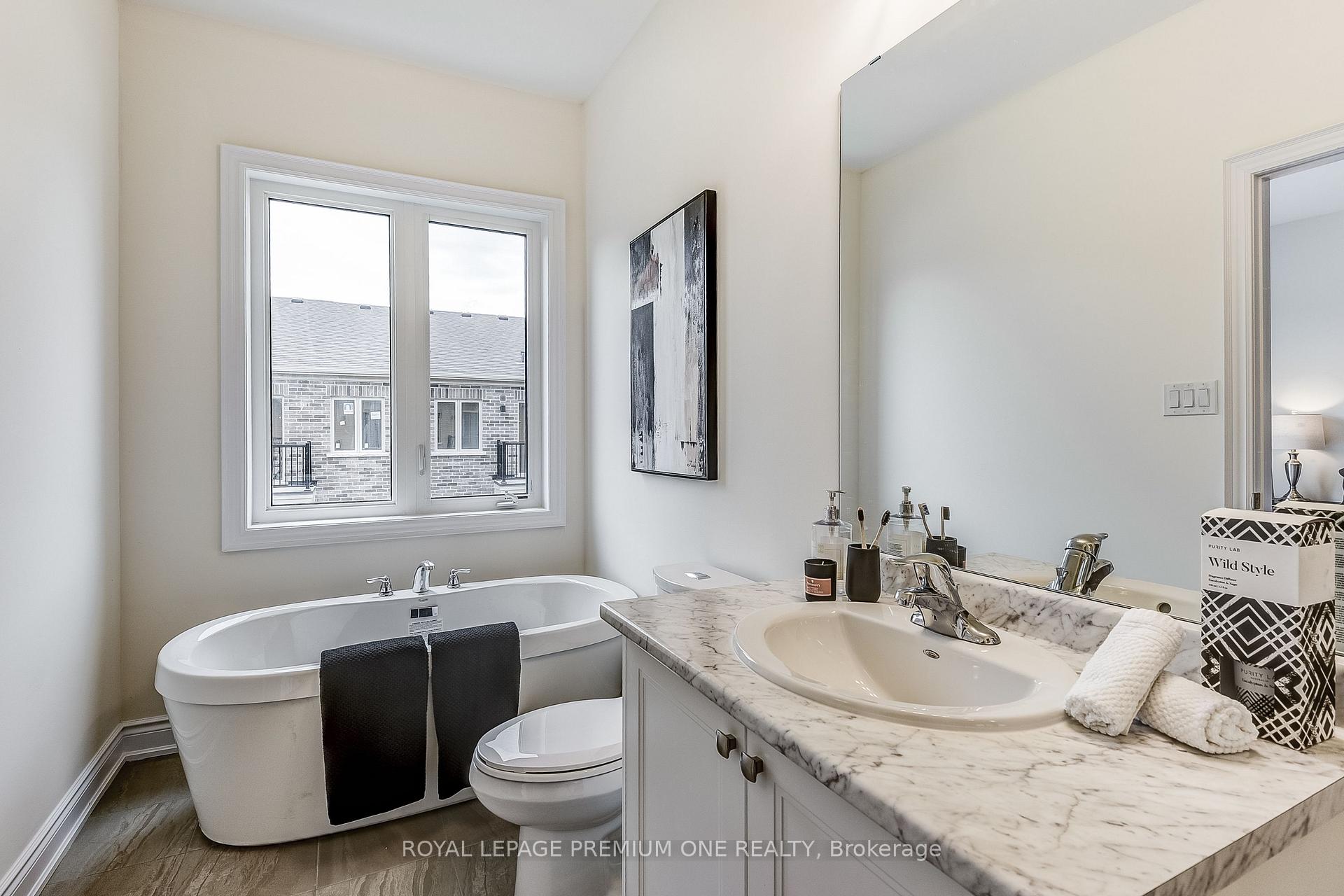 Photo 26 of 228 Tennant Circle, Vaughan, Vellore Village — HOMEH