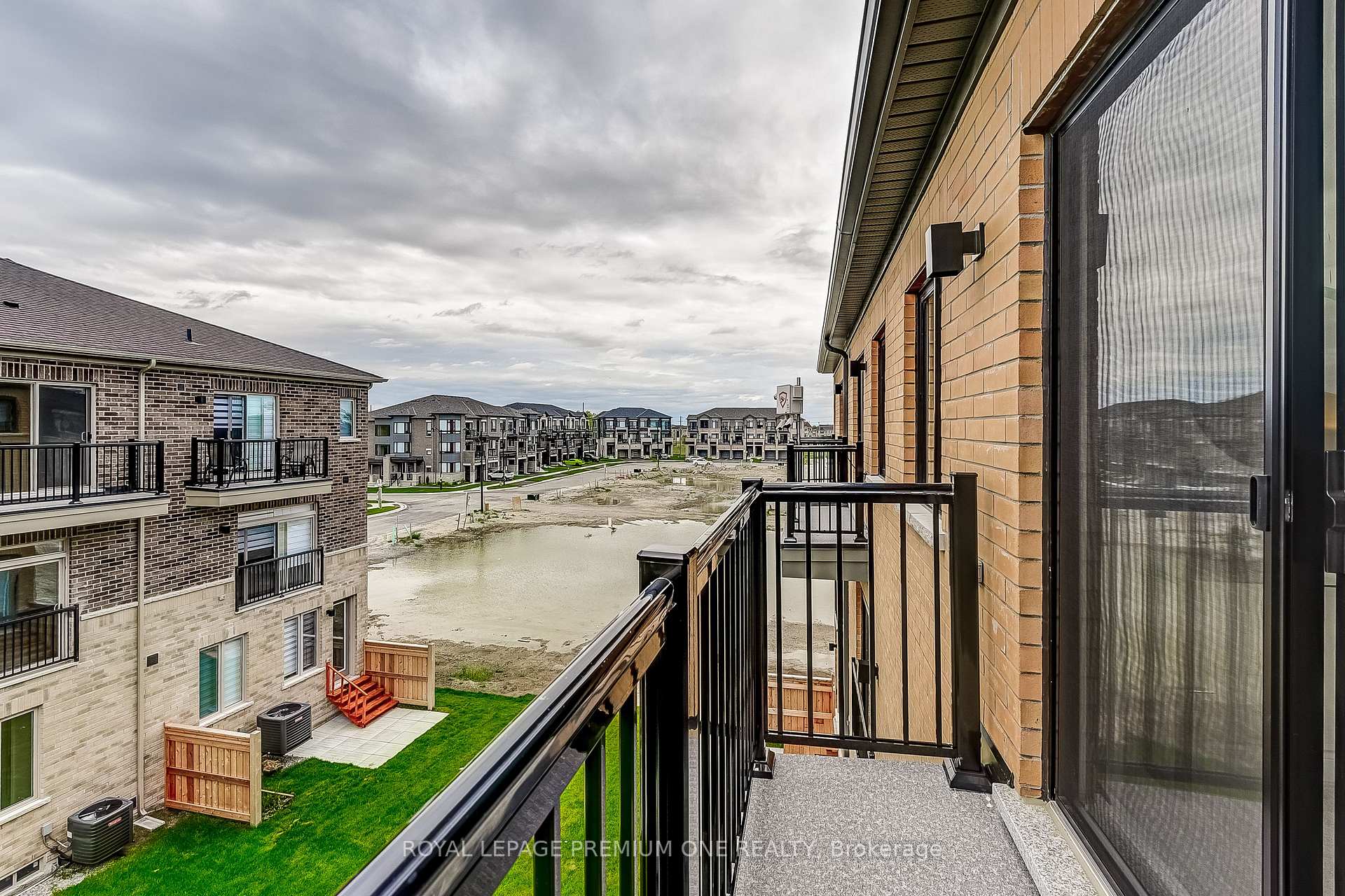 Photo 45 of 228 Tennant Circle, Vaughan, Vellore Village — HOMEH