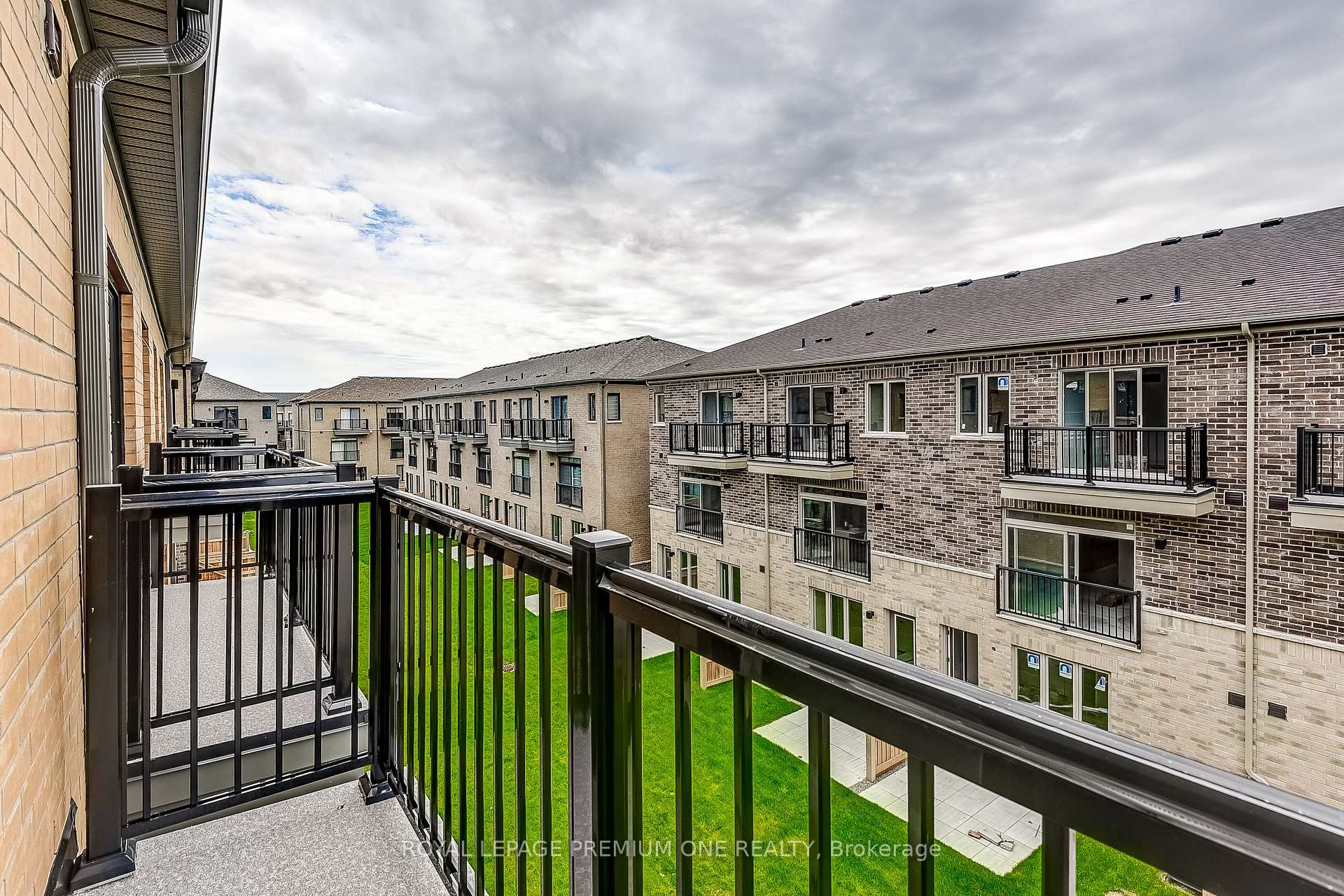 Photo 34 of 228 Tennant Circle, Vaughan, Vellore Village — HOMEH