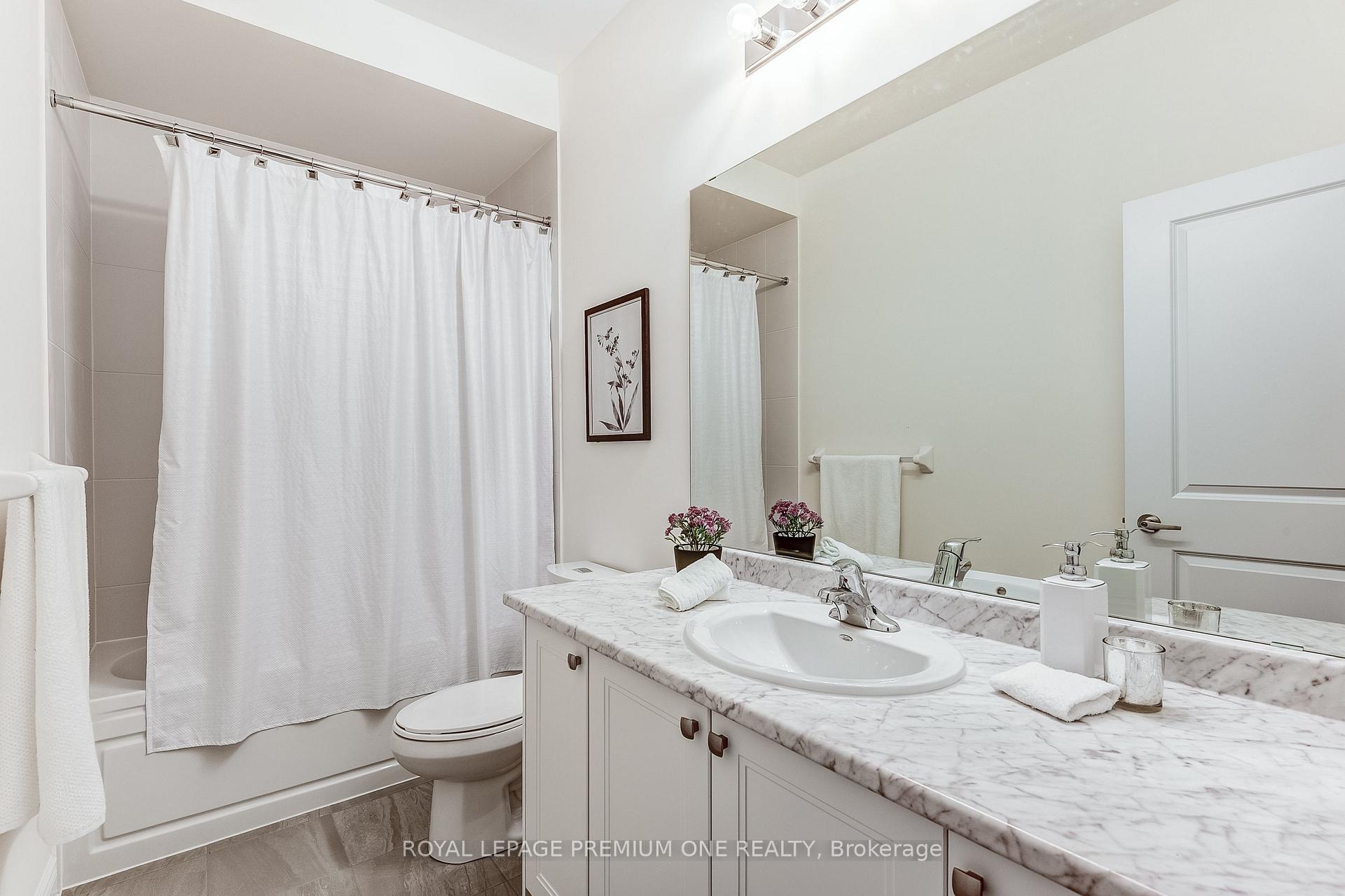 Photo 32 of 228 Tennant Circle, Vaughan, Vellore Village — HOMEH