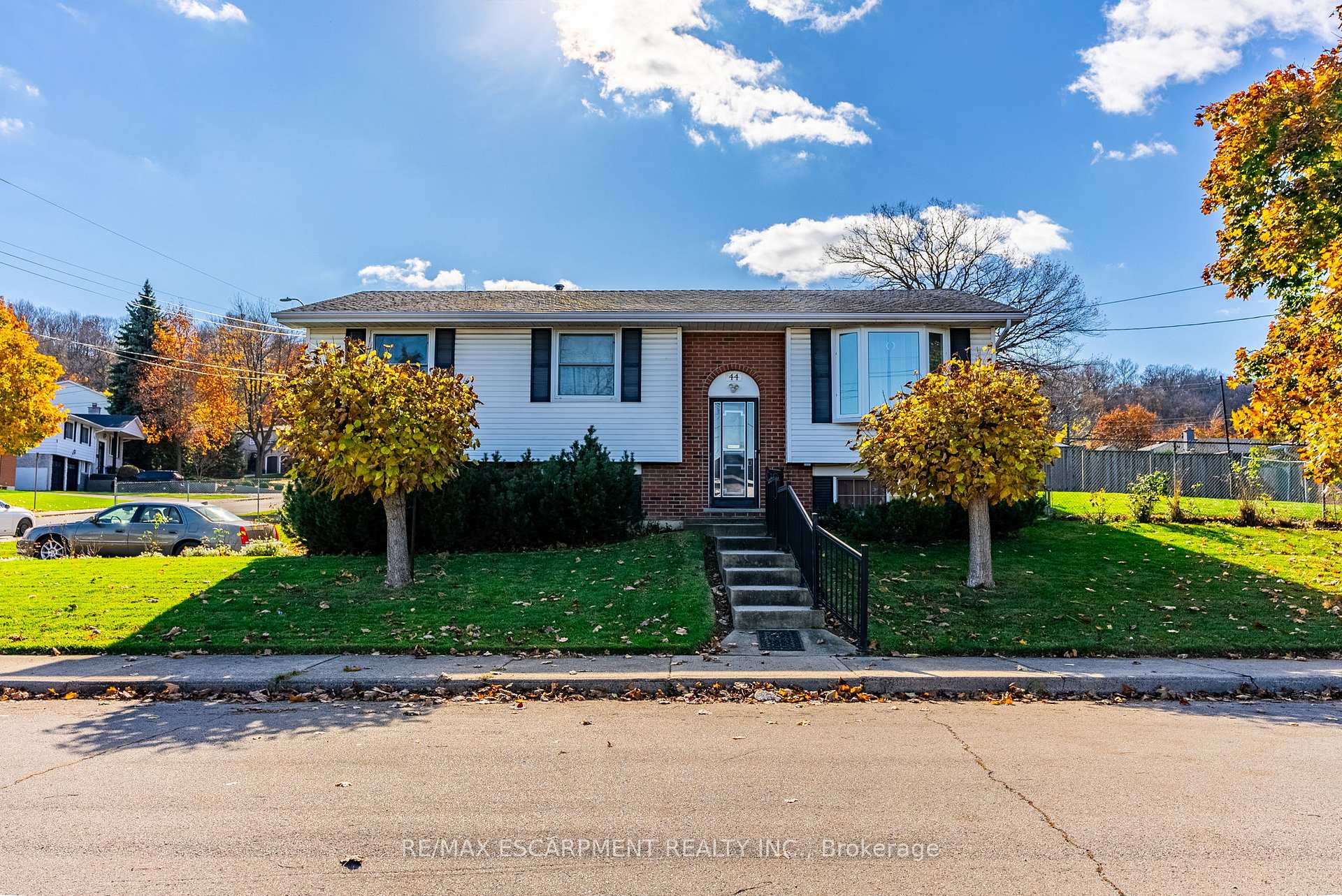 Photo 1 of 44 Capilano Drive, Hamilton, Vincent — HOMEH