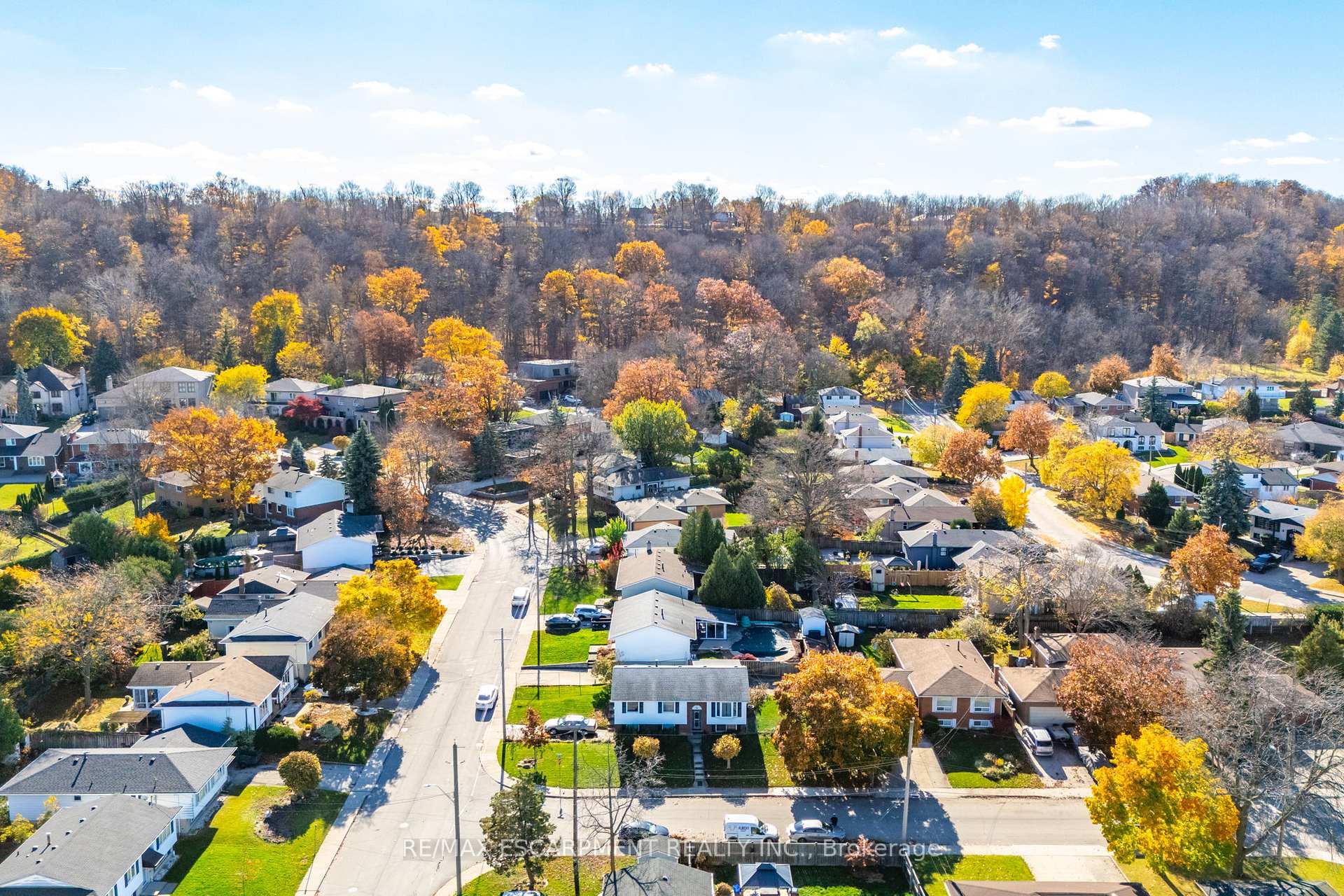 Photo 2 of 44 Capilano Drive, Hamilton, Vincent — HOMEH