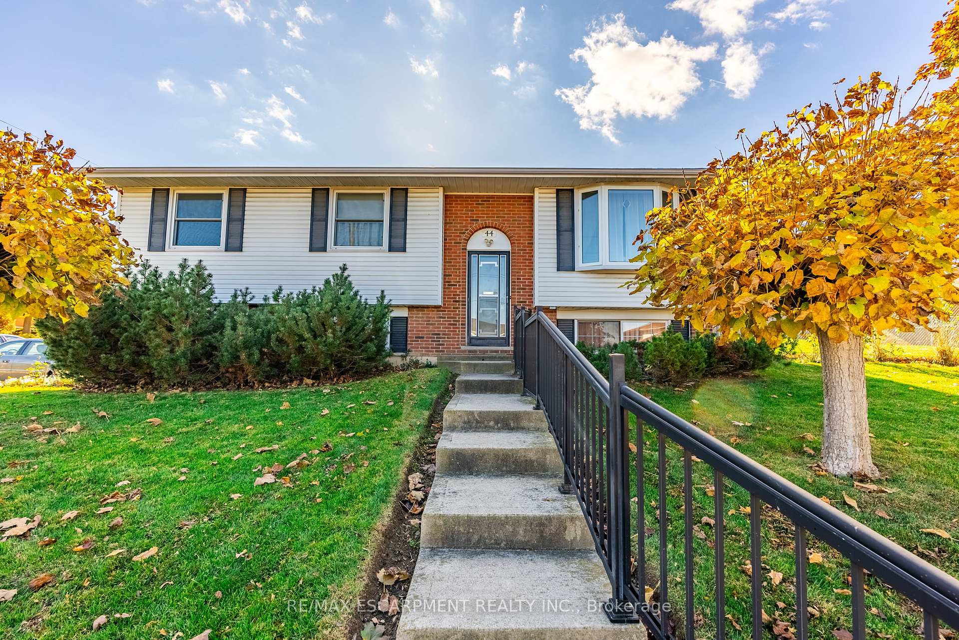 Photo 4 of 44 Capilano Drive, Hamilton, Vincent — HOMEH