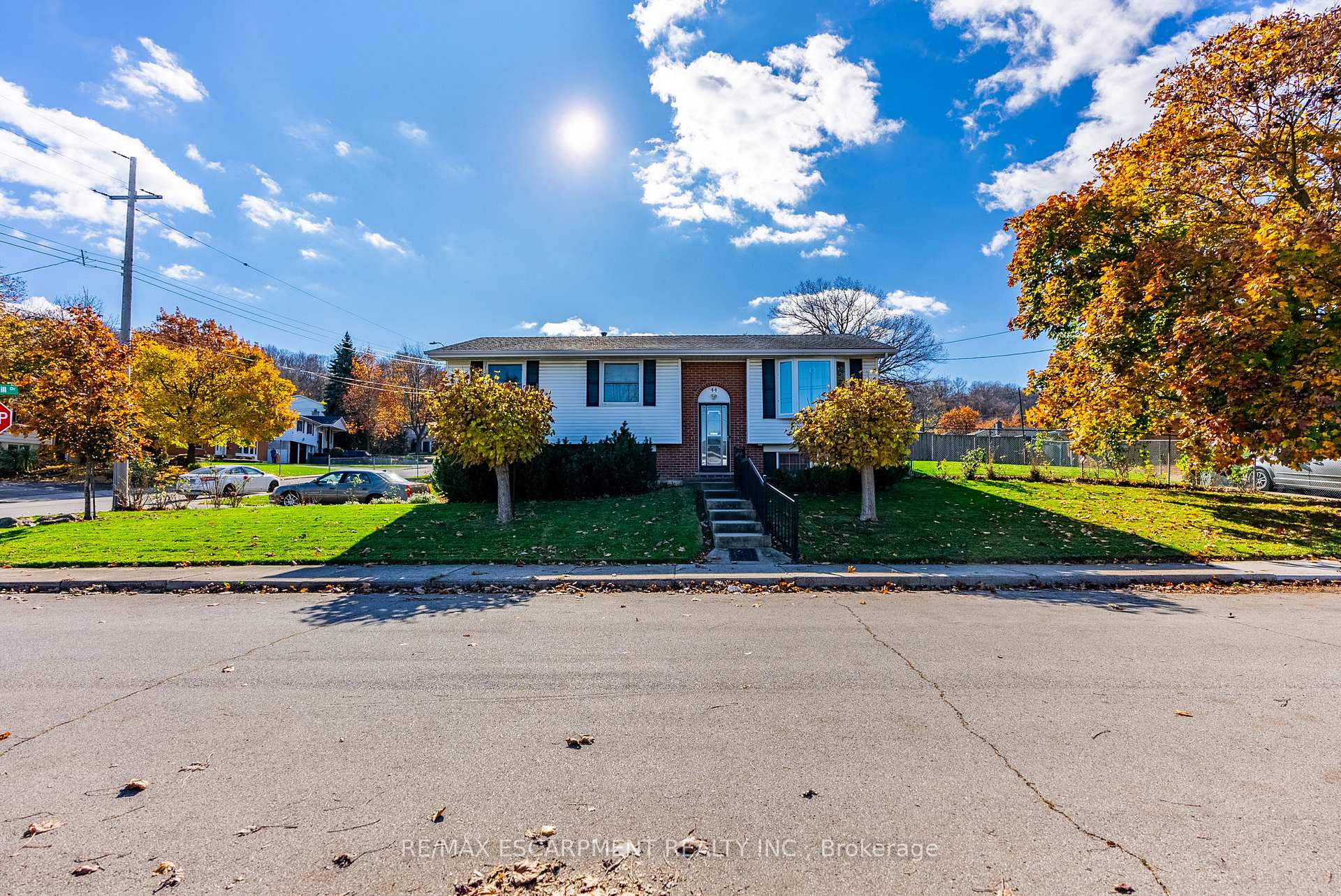Photo 8 of 44 Capilano Drive, Hamilton, Vincent — HOMEH