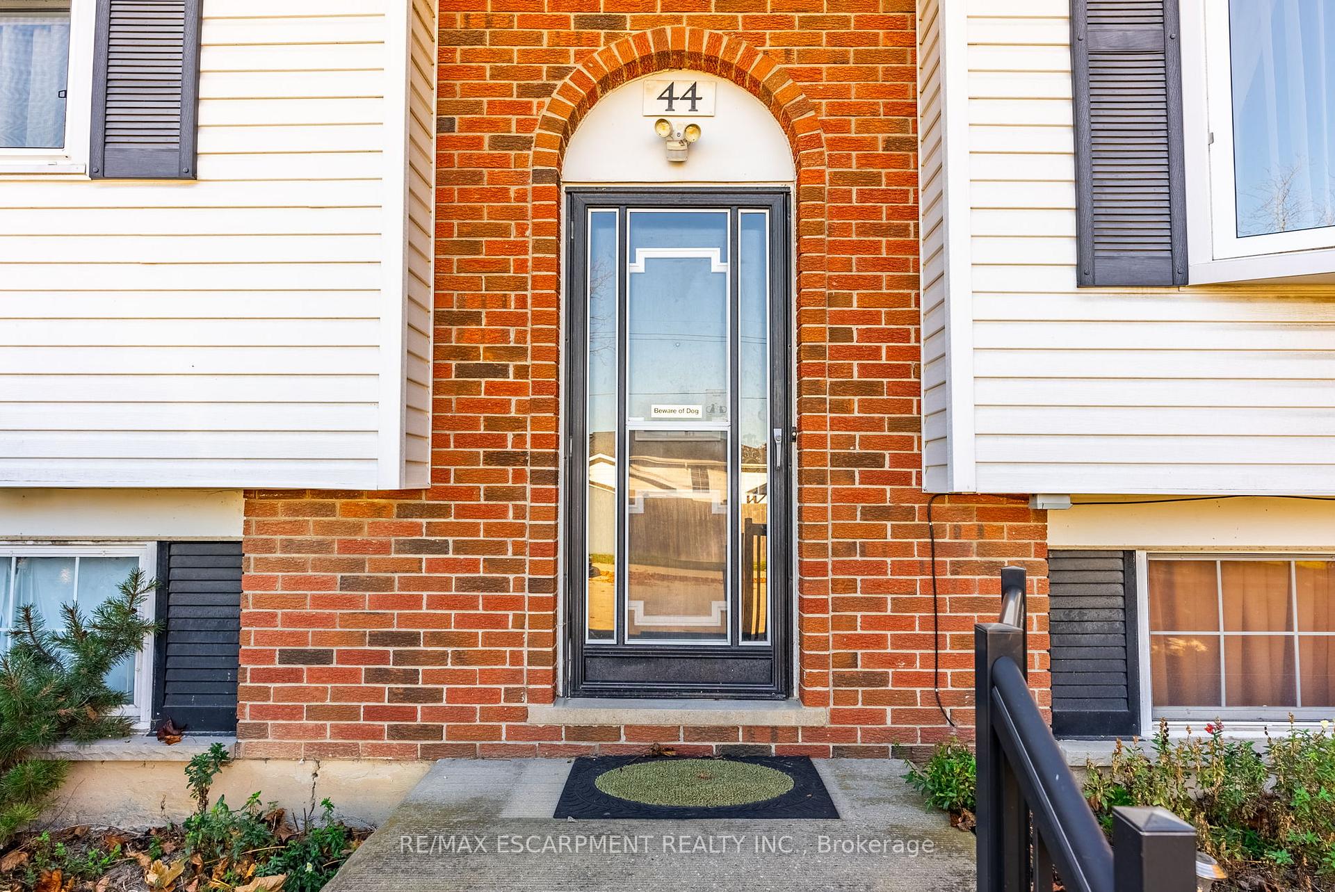Photo 5 of 44 Capilano Drive, Hamilton, Vincent — HOMEH