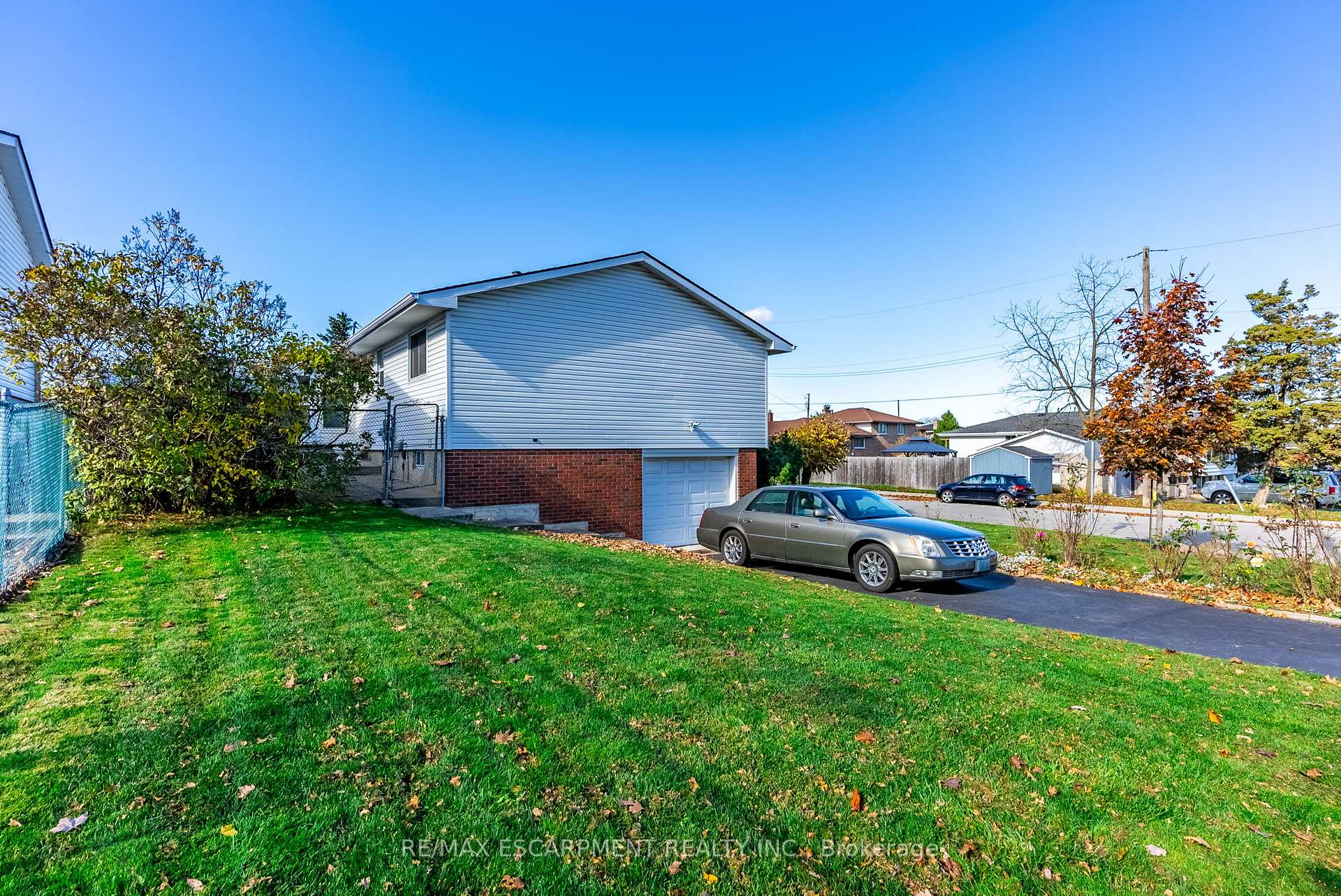 Photo 23 of 44 Capilano Drive, Hamilton, Vincent — HOMEH