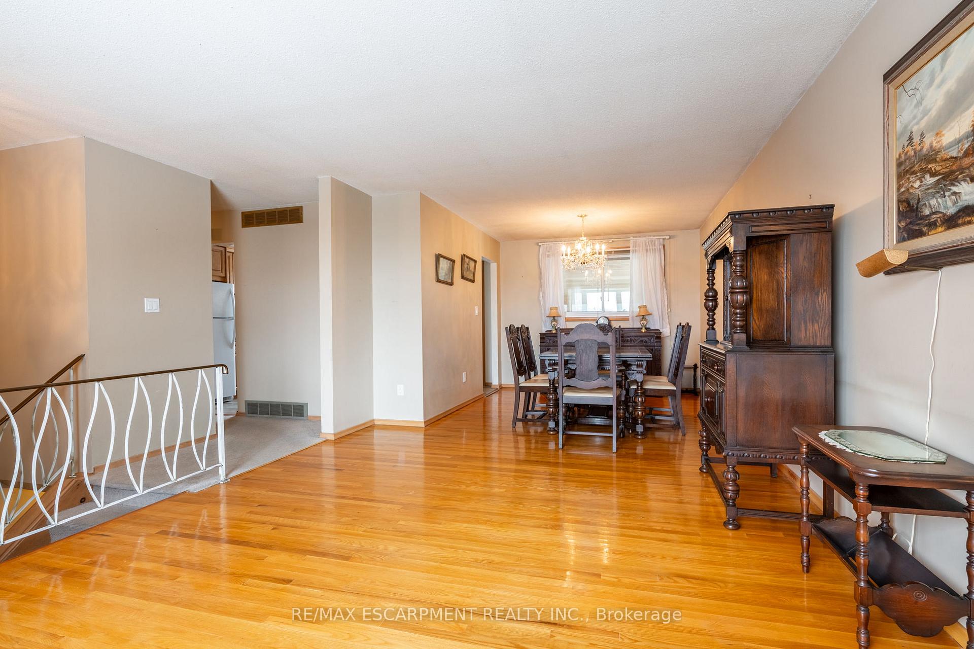 Photo 9 of 44 Capilano Drive, Hamilton, Vincent — HOMEH