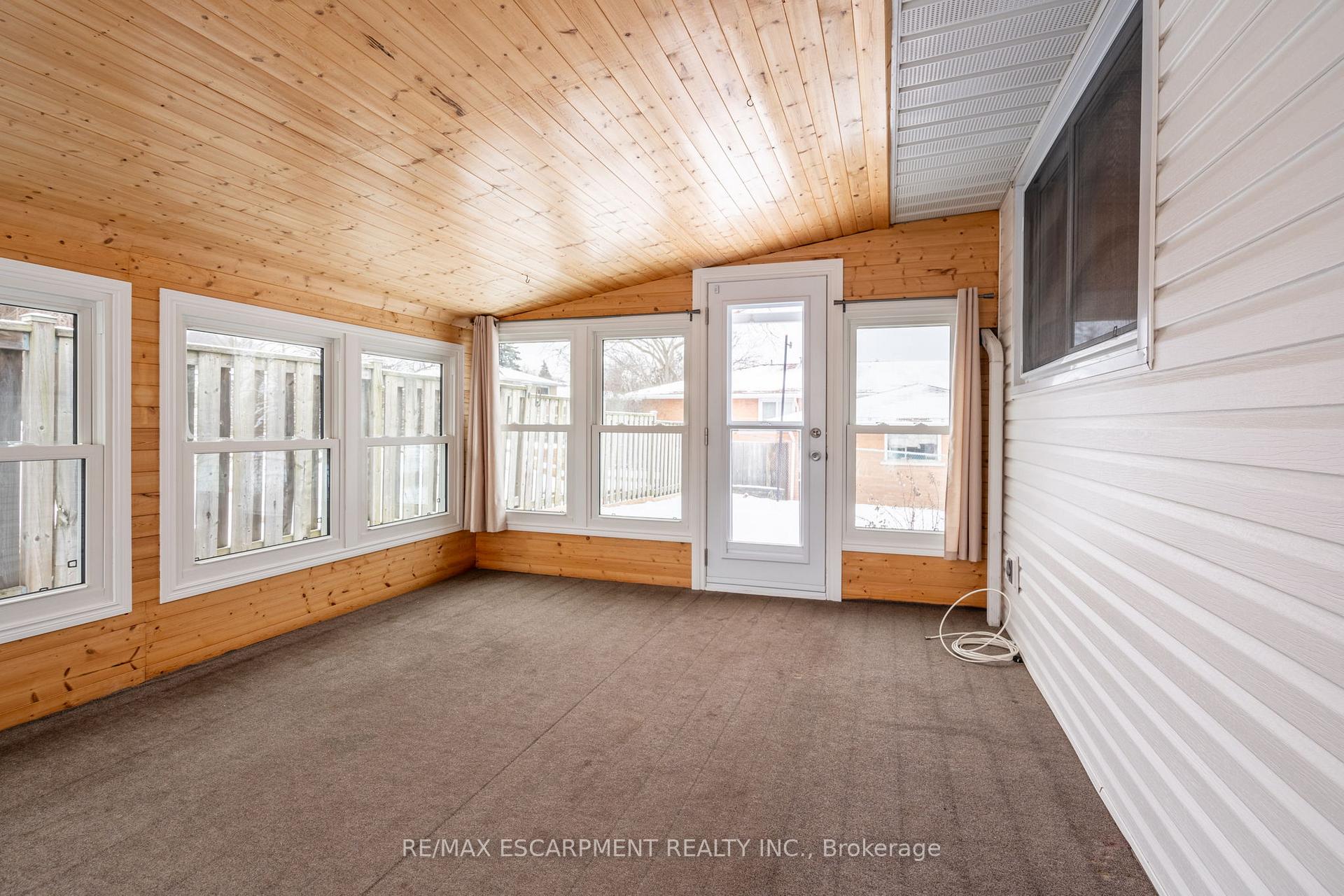 Photo 17 of 44 Capilano Drive, Hamilton, Vincent — HOMEH