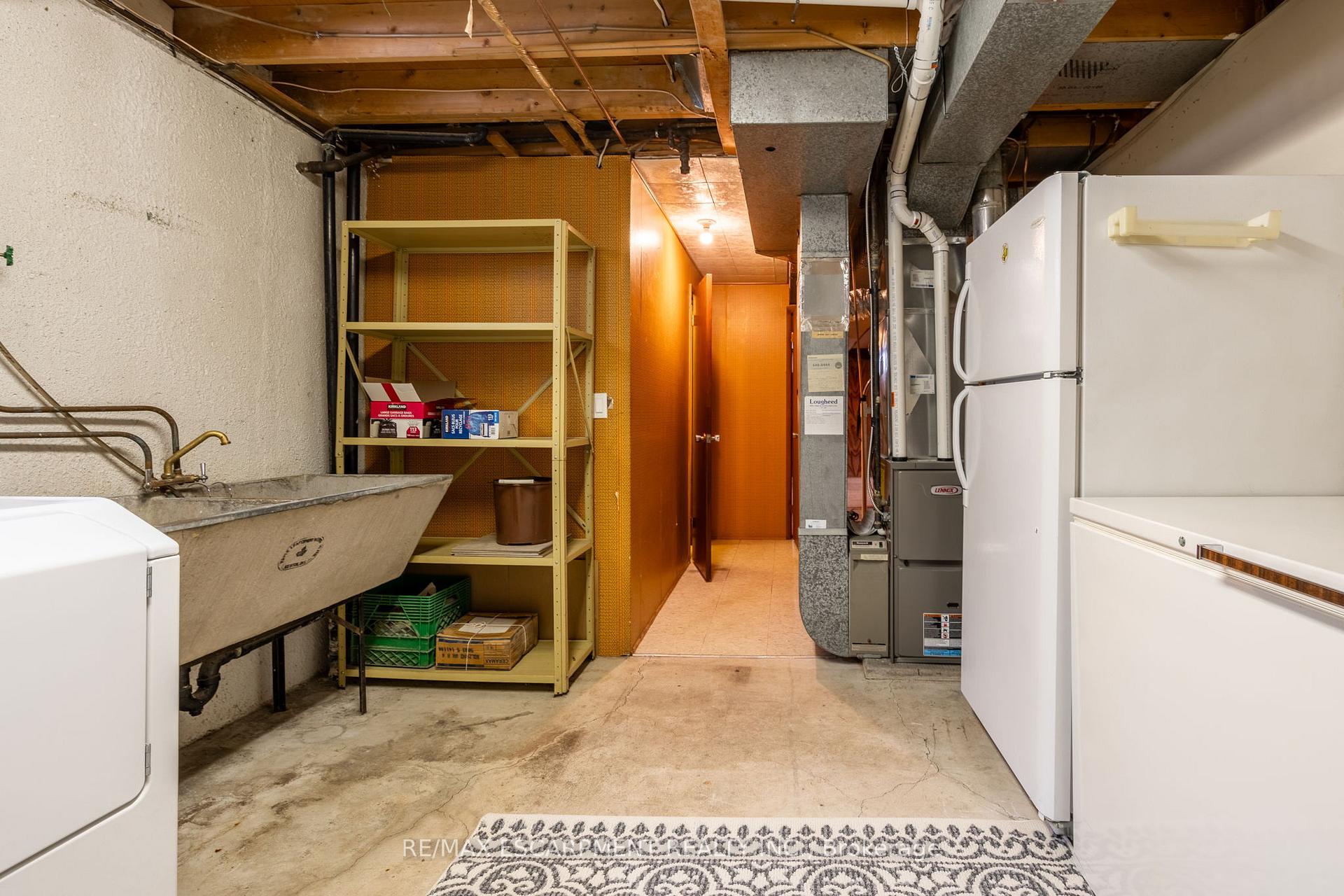 Photo 37 of 44 Capilano Drive, Hamilton, Vincent — HOMEH