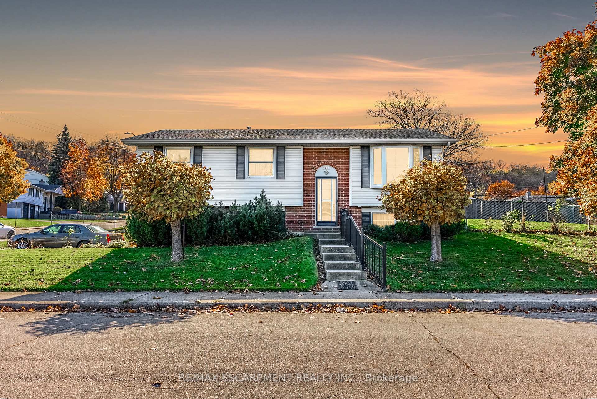 Photo 40 of 44 Capilano Drive, Hamilton, Vincent — HOMEH