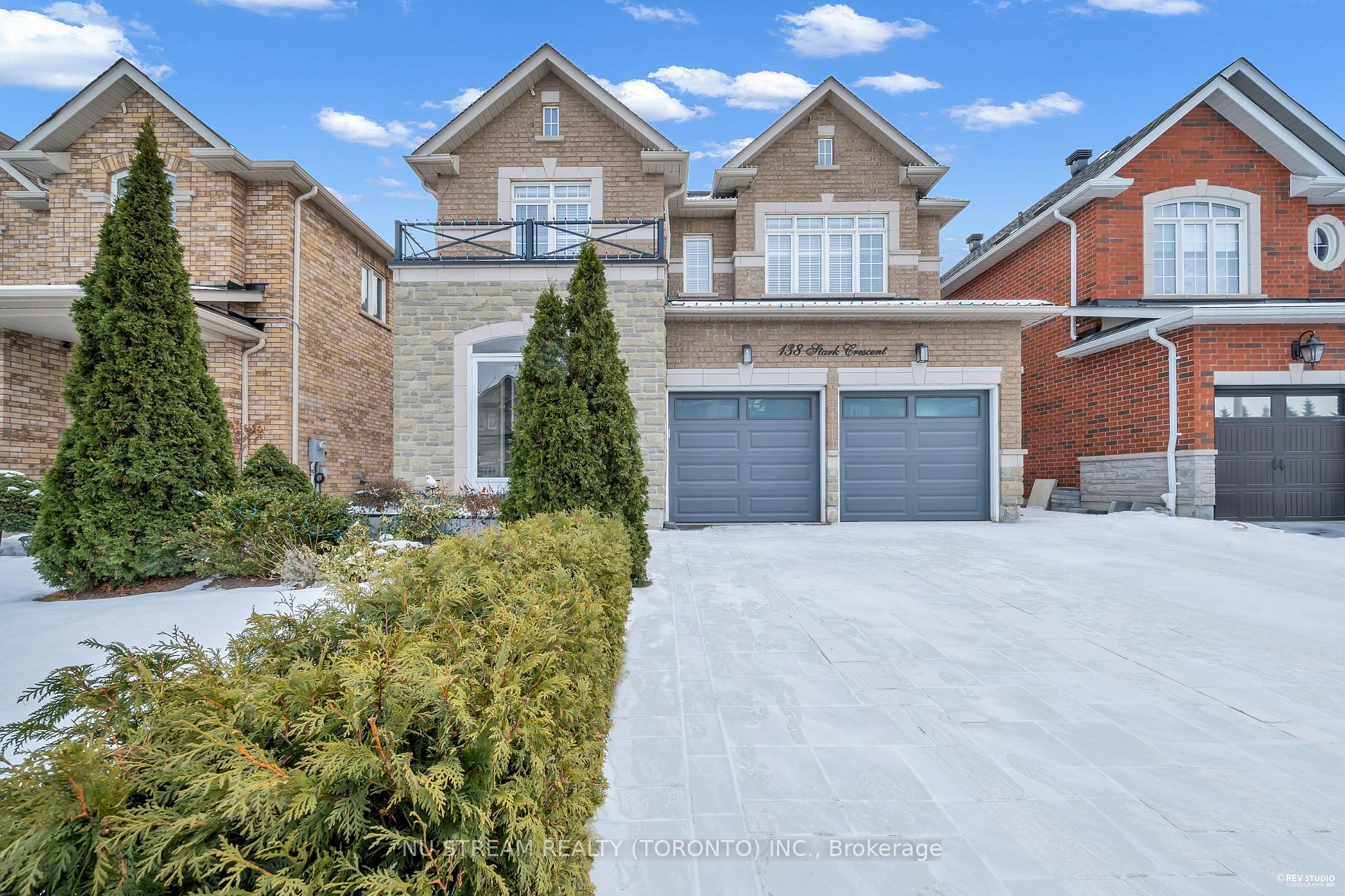 Front of 138 Stark Crescent