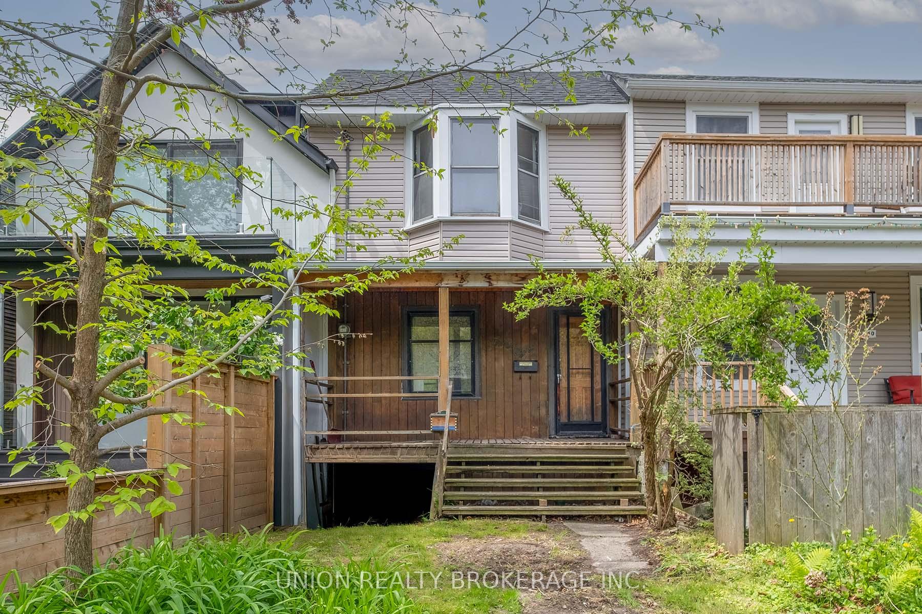 Front of 38 Kippendavie Avenue