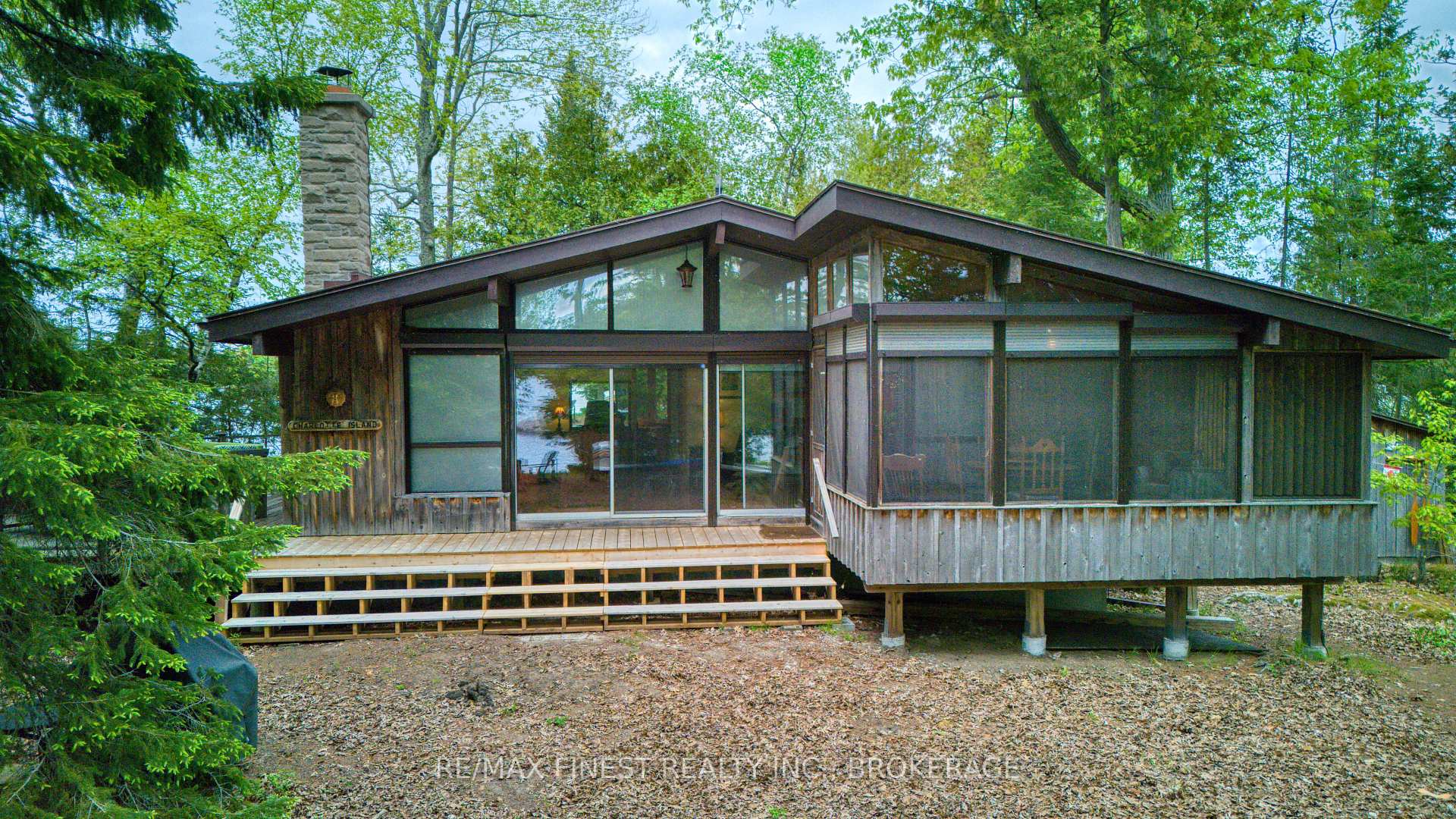 Photo 3 of 681 Charlotte Island, Frontenac, Frontenac Centre — HOMEH