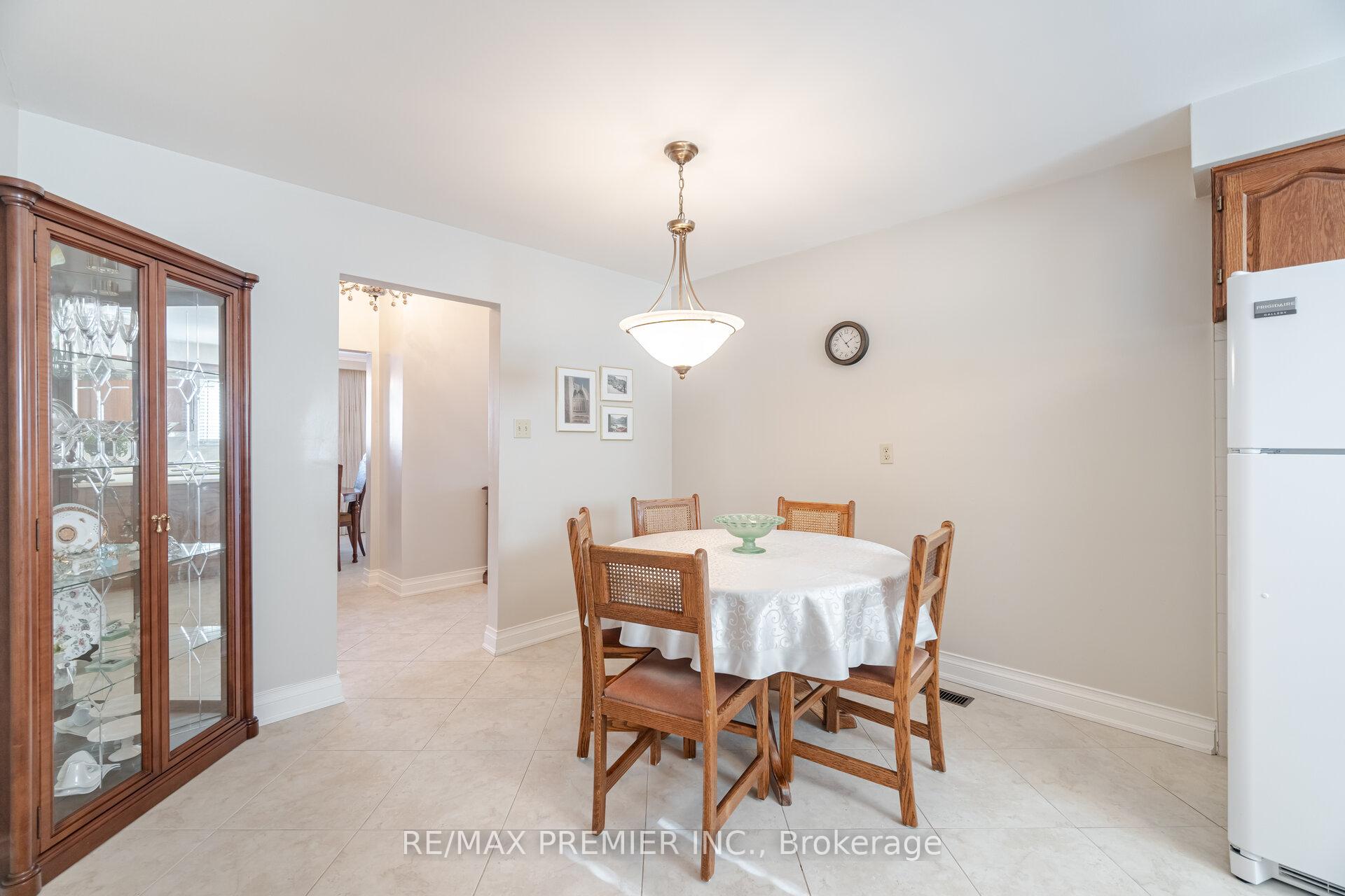 Photo 11 of 68 Lewis Drive, Vaughan, West Woodbridge — HOMEH
