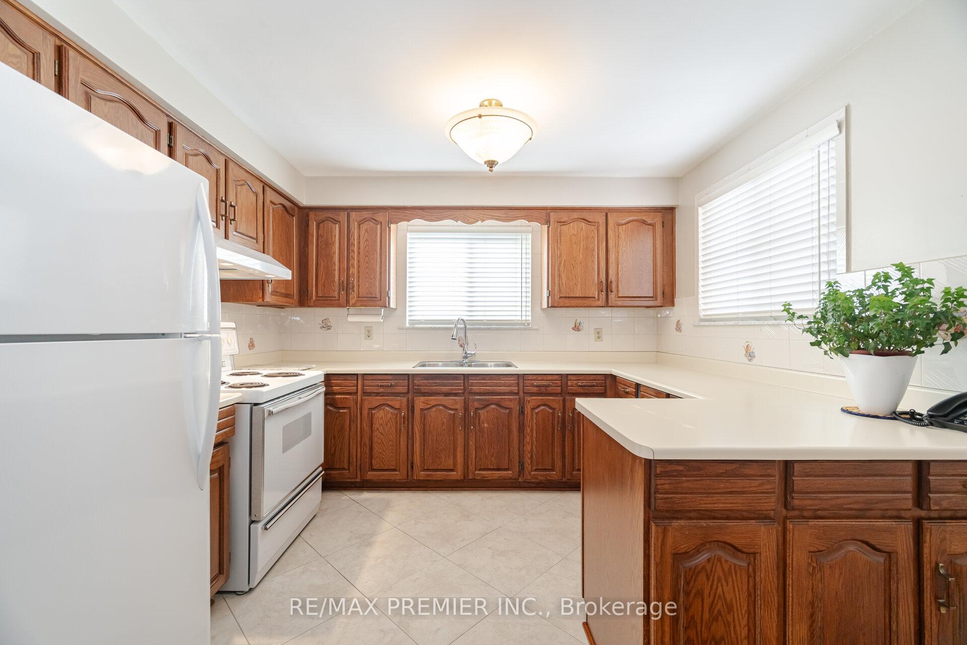 Photo 13 of 68 Lewis Drive, Vaughan, West Woodbridge — HOMEH