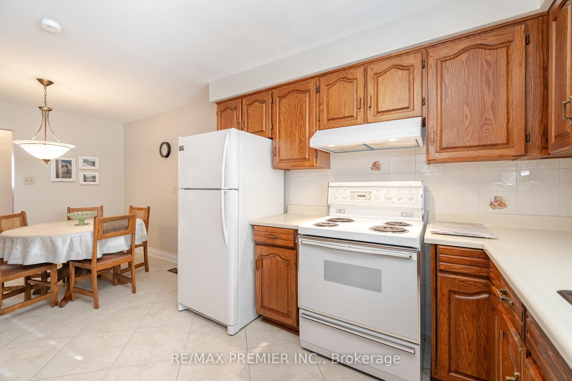 Photo 20 of 68 Lewis Drive, Vaughan, West Woodbridge — HOMEH