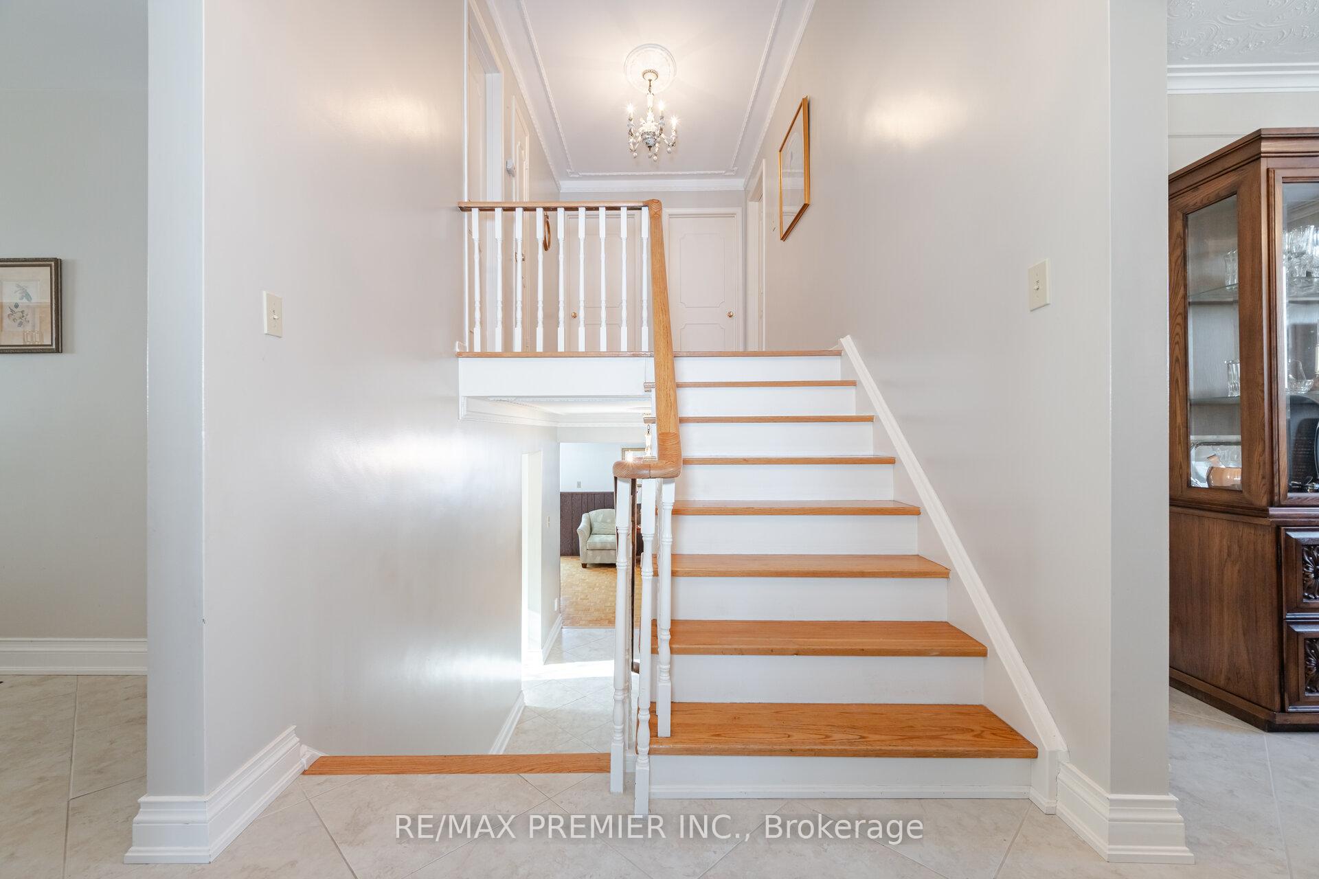 Photo 18 of 68 Lewis Drive, Vaughan, West Woodbridge — HOMEH