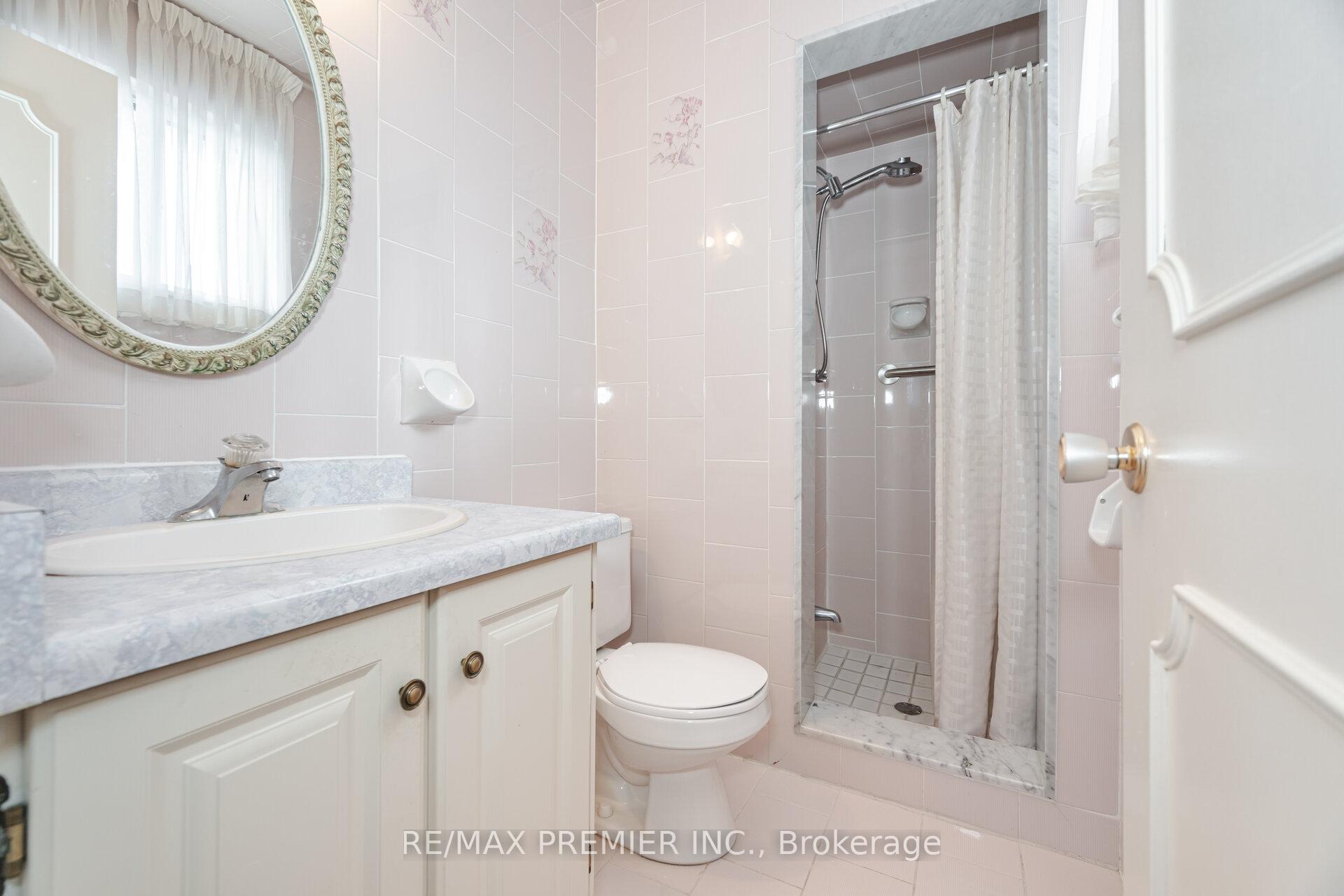 Photo 27 of 68 Lewis Drive, Vaughan, West Woodbridge — HOMEH