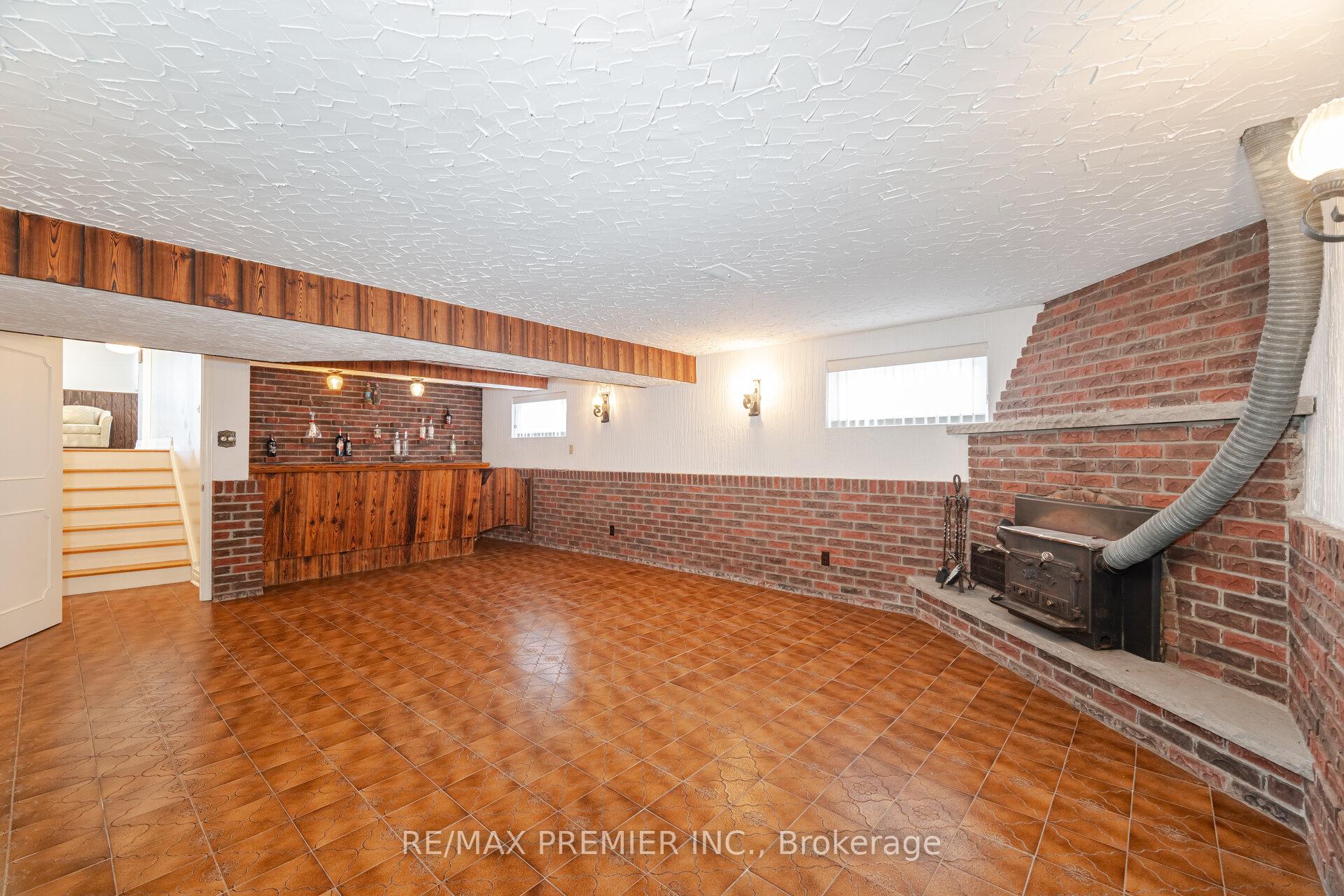 Photo 26 of 68 Lewis Drive, Vaughan, West Woodbridge — HOMEH