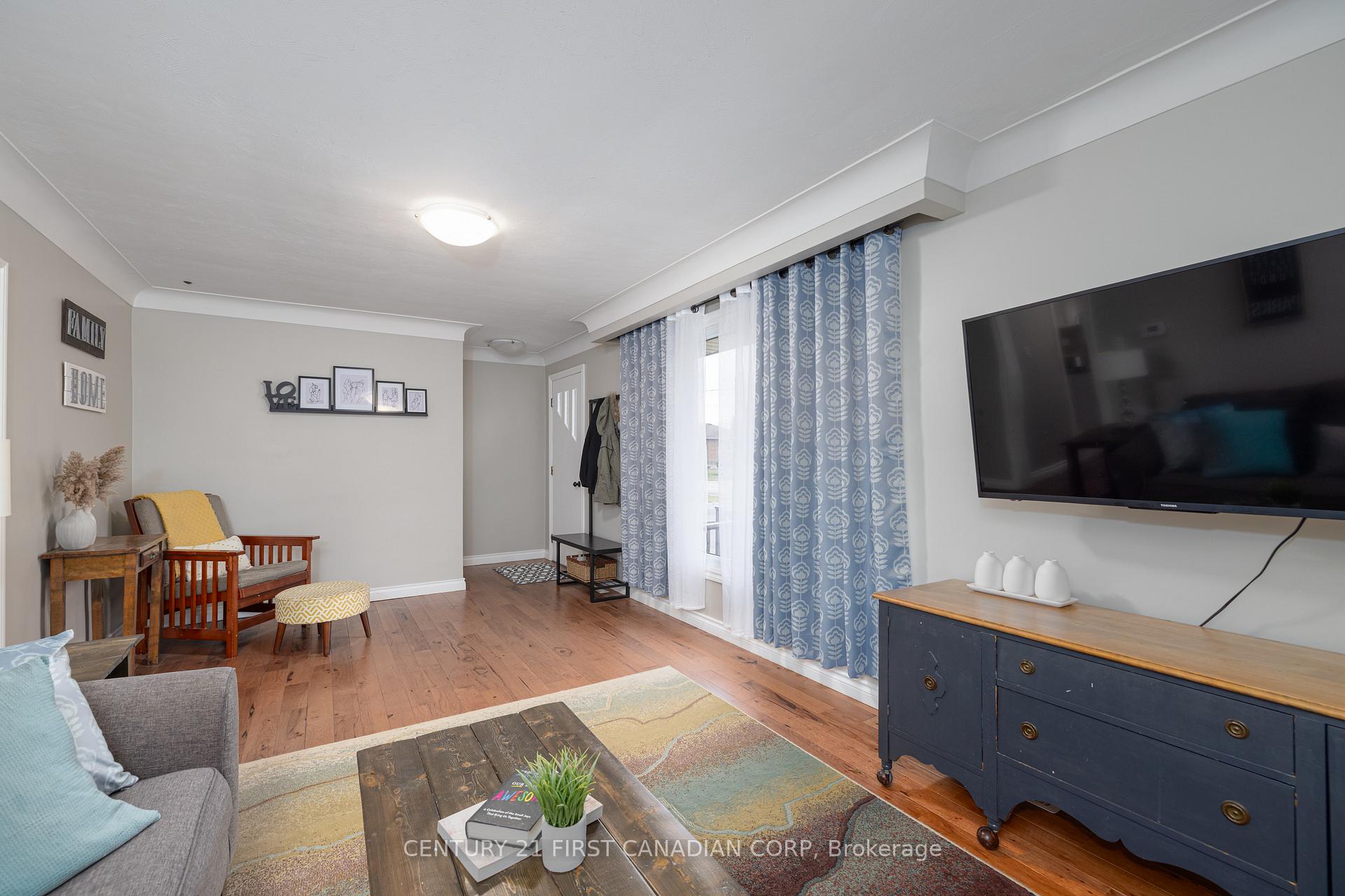 Photo 12 of 279 Alma Street, St. Thomas — HOMEH