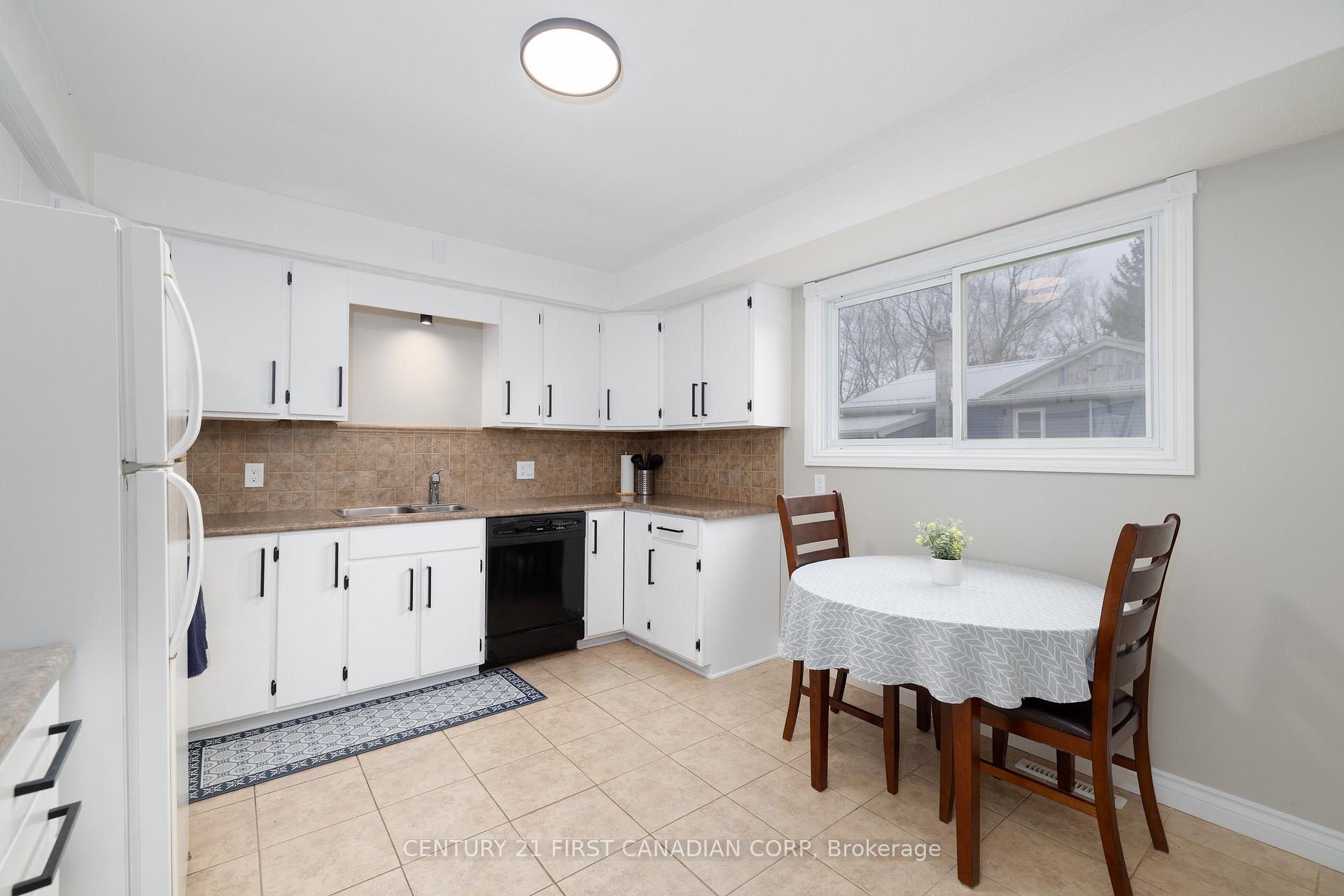 Photo 6 of 279 Alma Street, St. Thomas — HOMEH