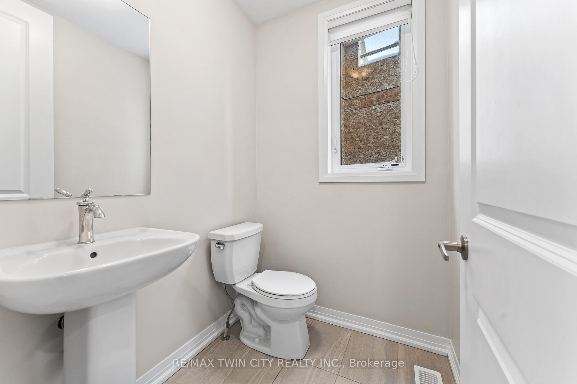 Photo 10 of 75 Crossmore Crescent, Cambridge — HOMEH