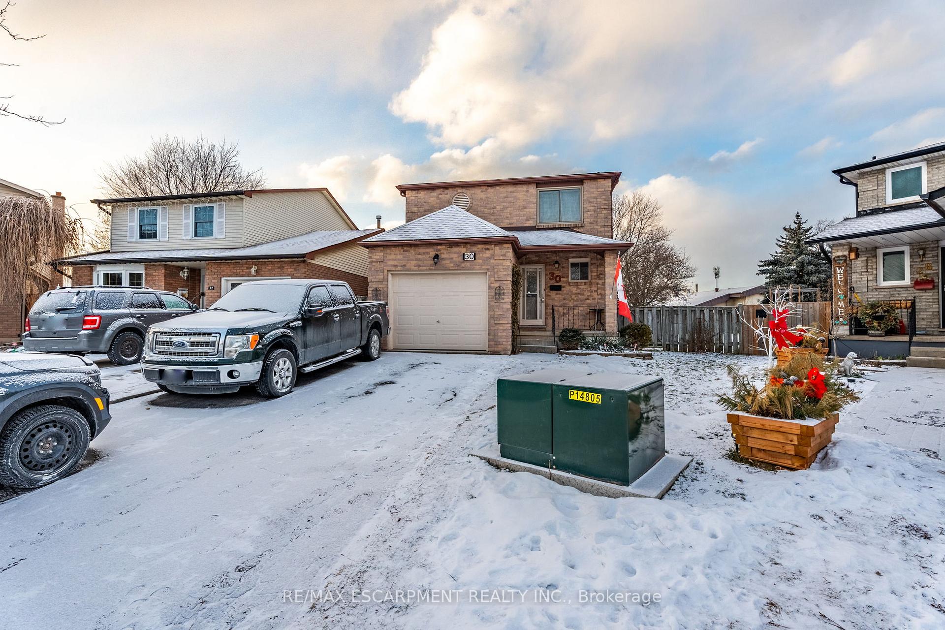 Photo 4 of 30 Salina Place, Hamilton, Stoney Creek — HOMEH