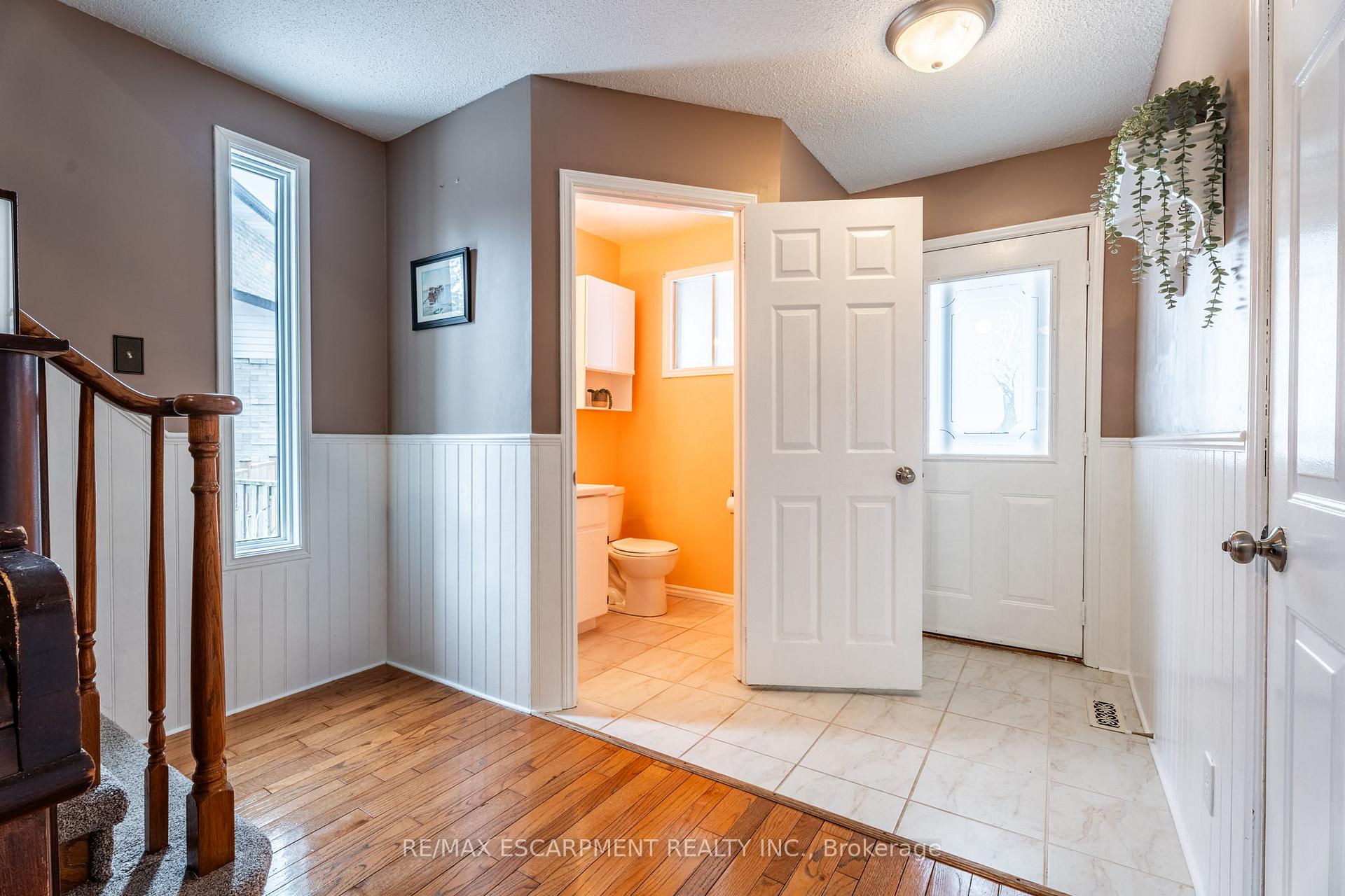Photo 23 of 30 Salina Place, Hamilton, Stoney Creek — HOMEH
