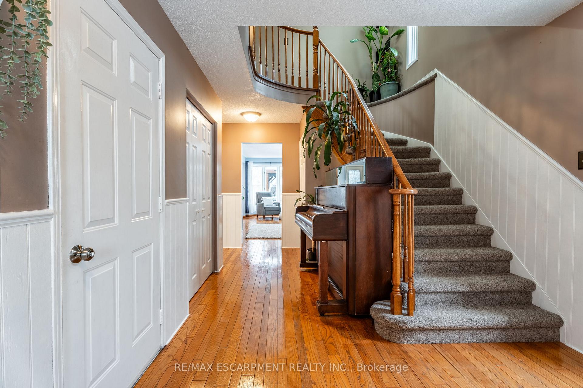 Photo 5 of 30 Salina Place, Hamilton, Stoney Creek — HOMEH
