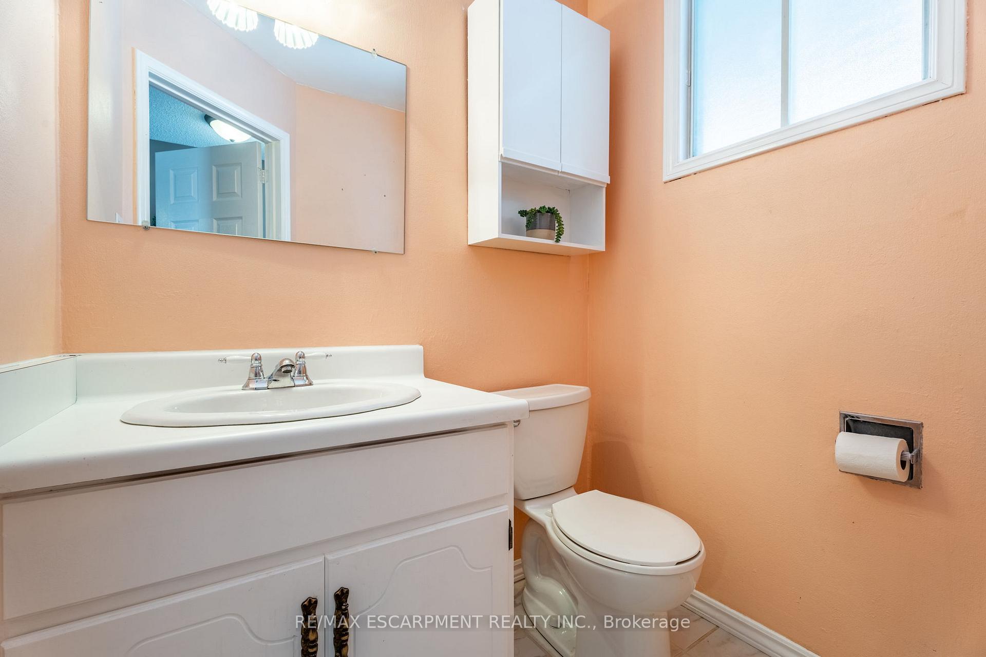 Photo 3 of 30 Salina Place, Hamilton, Stoney Creek — HOMEH
