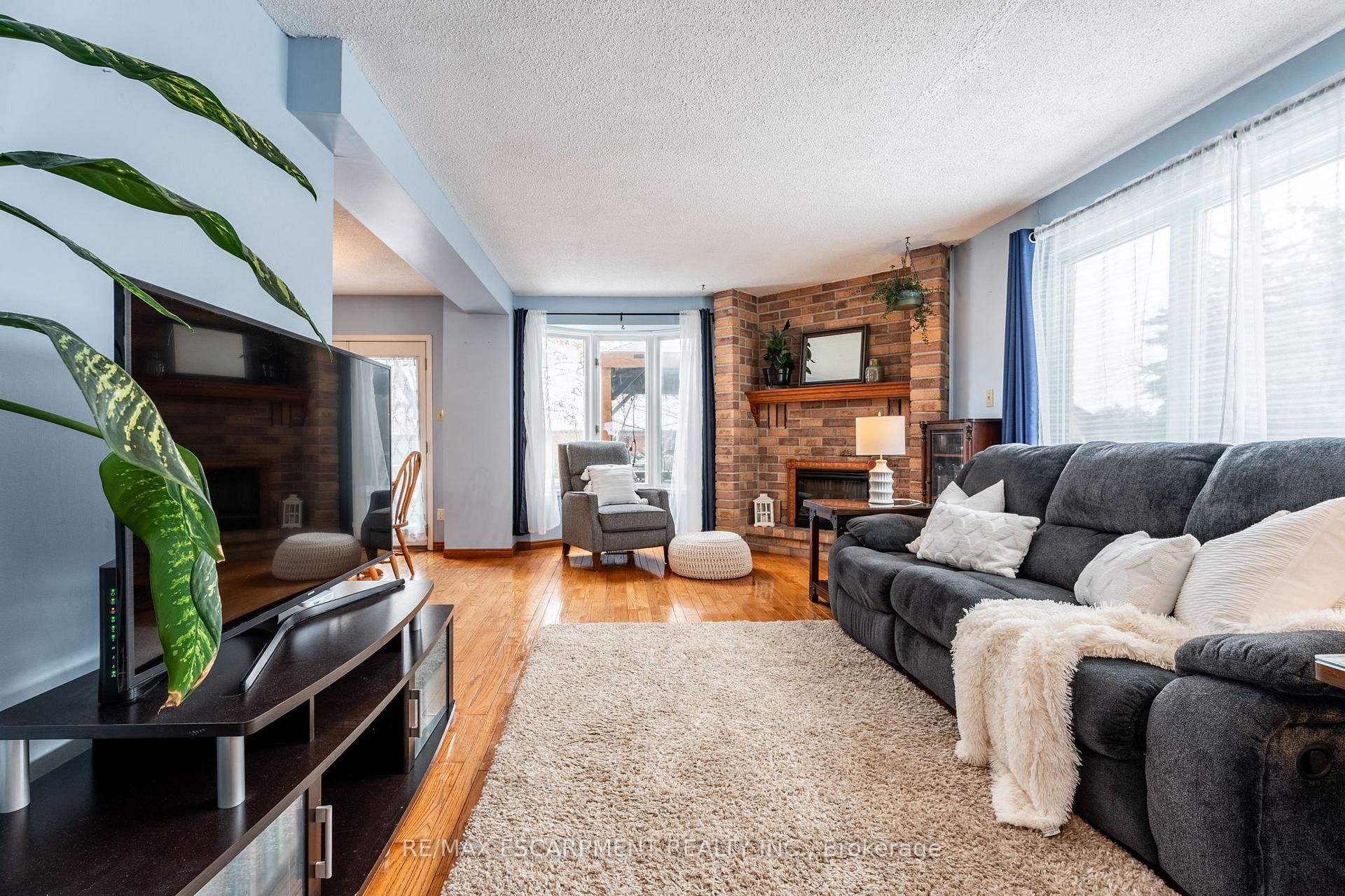 Photo 12 of 30 Salina Place, Hamilton, Stoney Creek — HOMEH